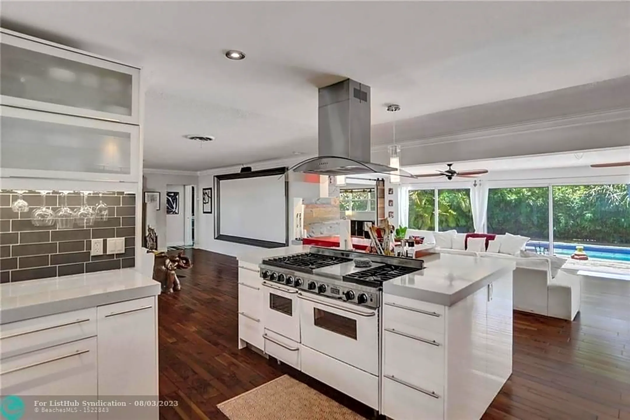 Kitchen - 2740 NE 34th St - Fort Lauderdale, FL