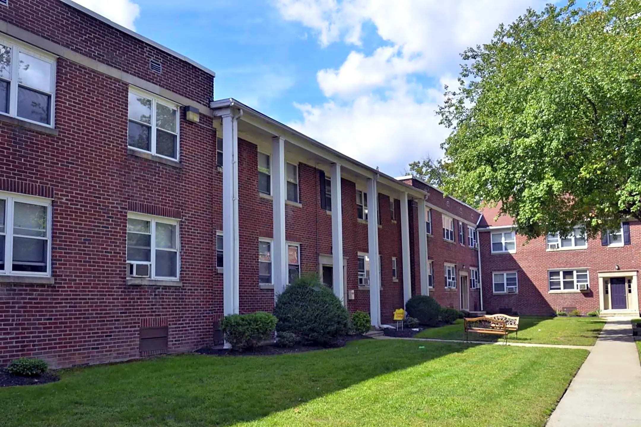 Bell Lake Park Apartments - 431 Myrtle Ave | Woodbury, NJ Apartments ...