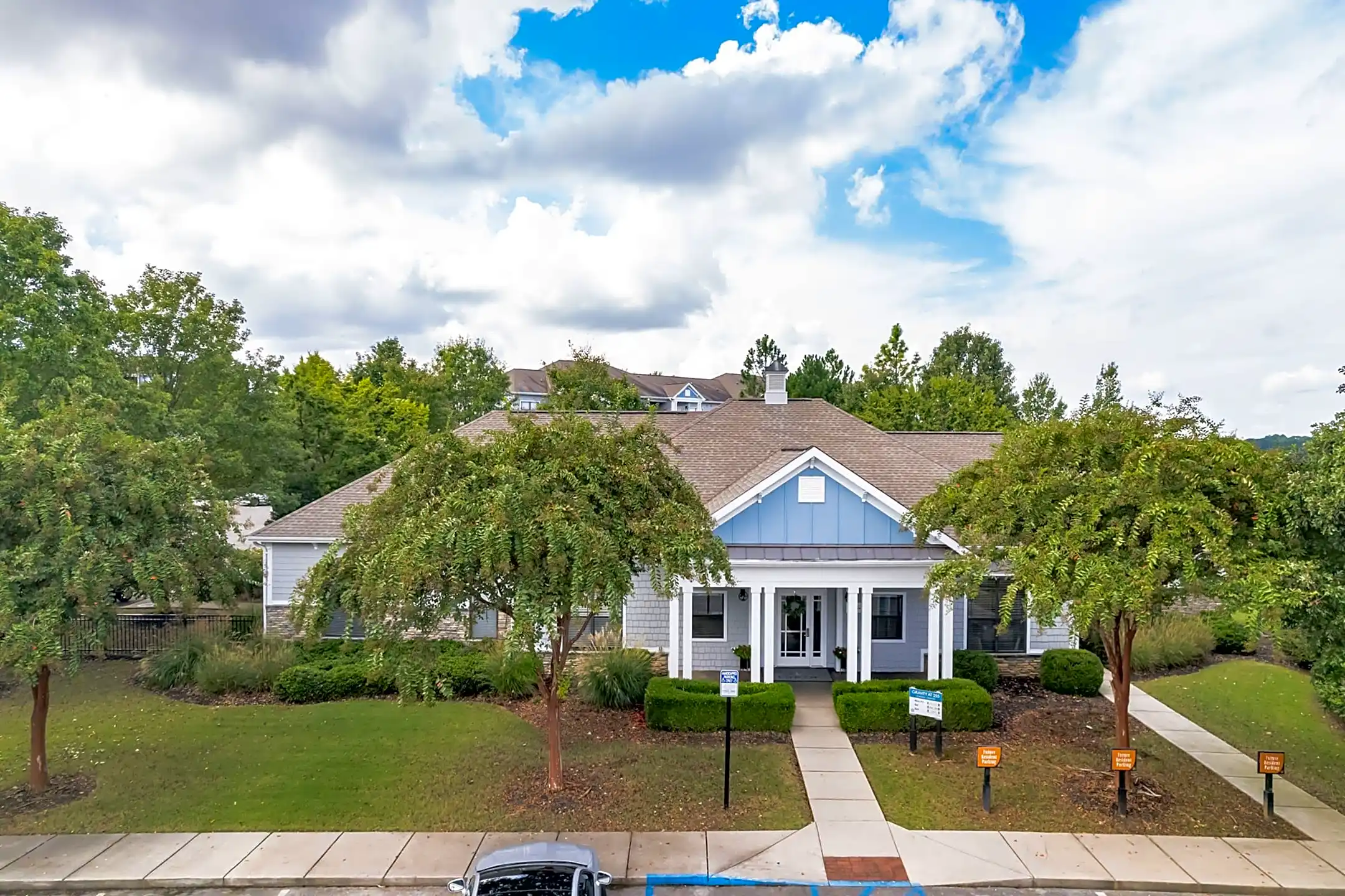 Gravity at 255 Apartment Homes Huntsville, AL 35806