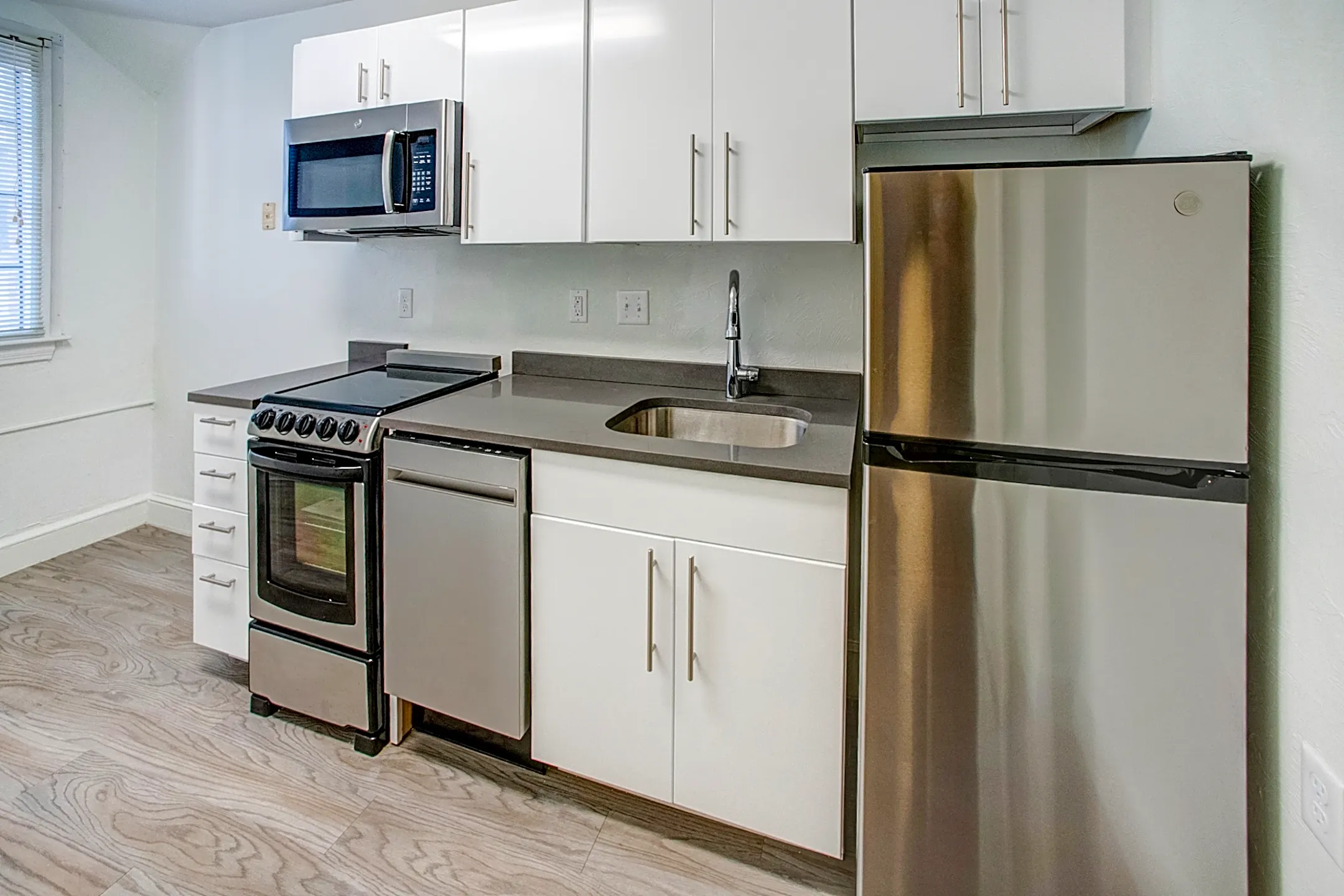 Cambridge Oxford Apartments New Haven, CT 06510