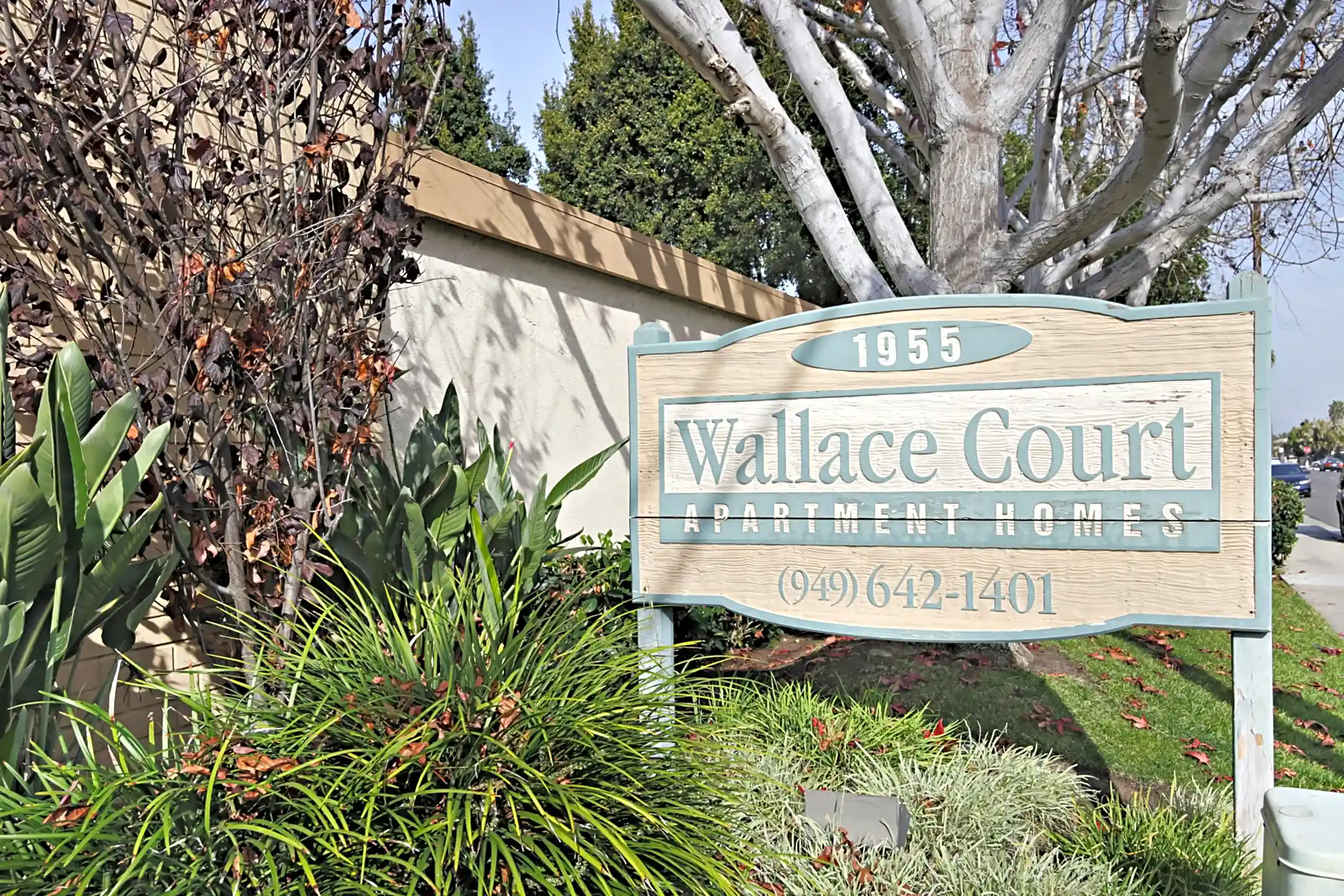 Community Signage - Wallace Court - Costa Mesa, CA