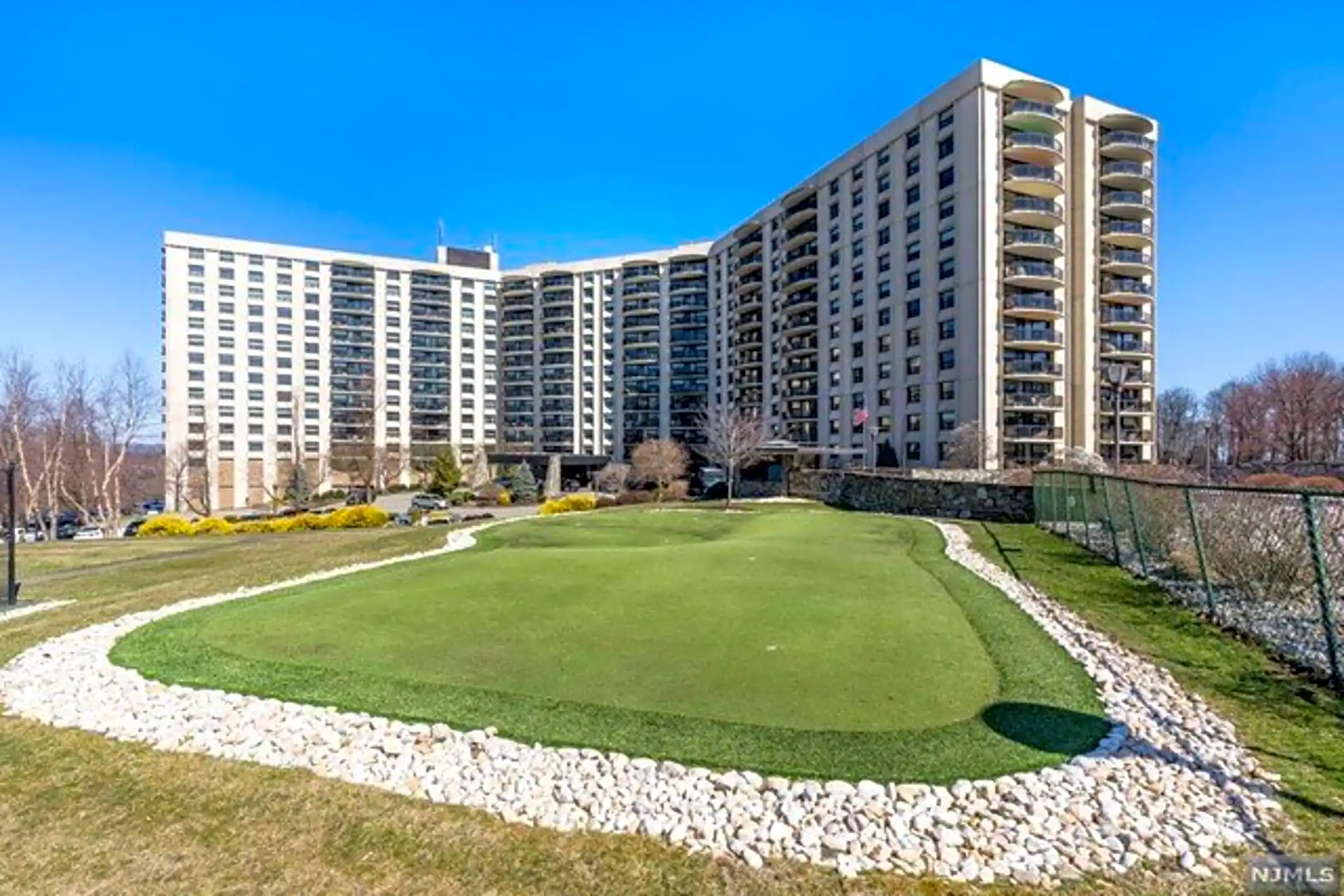 2 Claridge Dr 8NE Houses Verona, NJ 07044