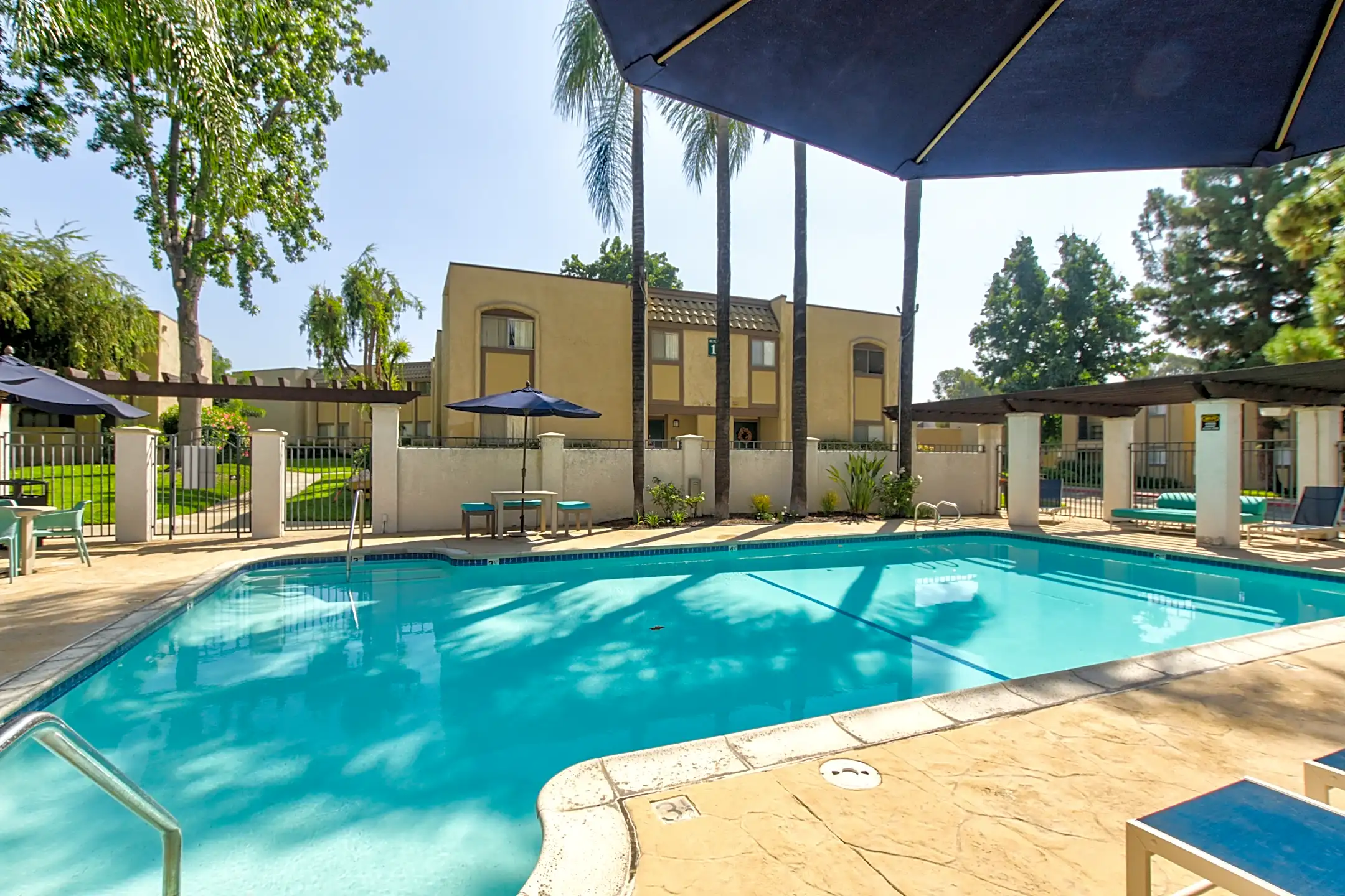 Amber Ridge Apartments 2421 Foothill Blvd La Verne, CA Apartments