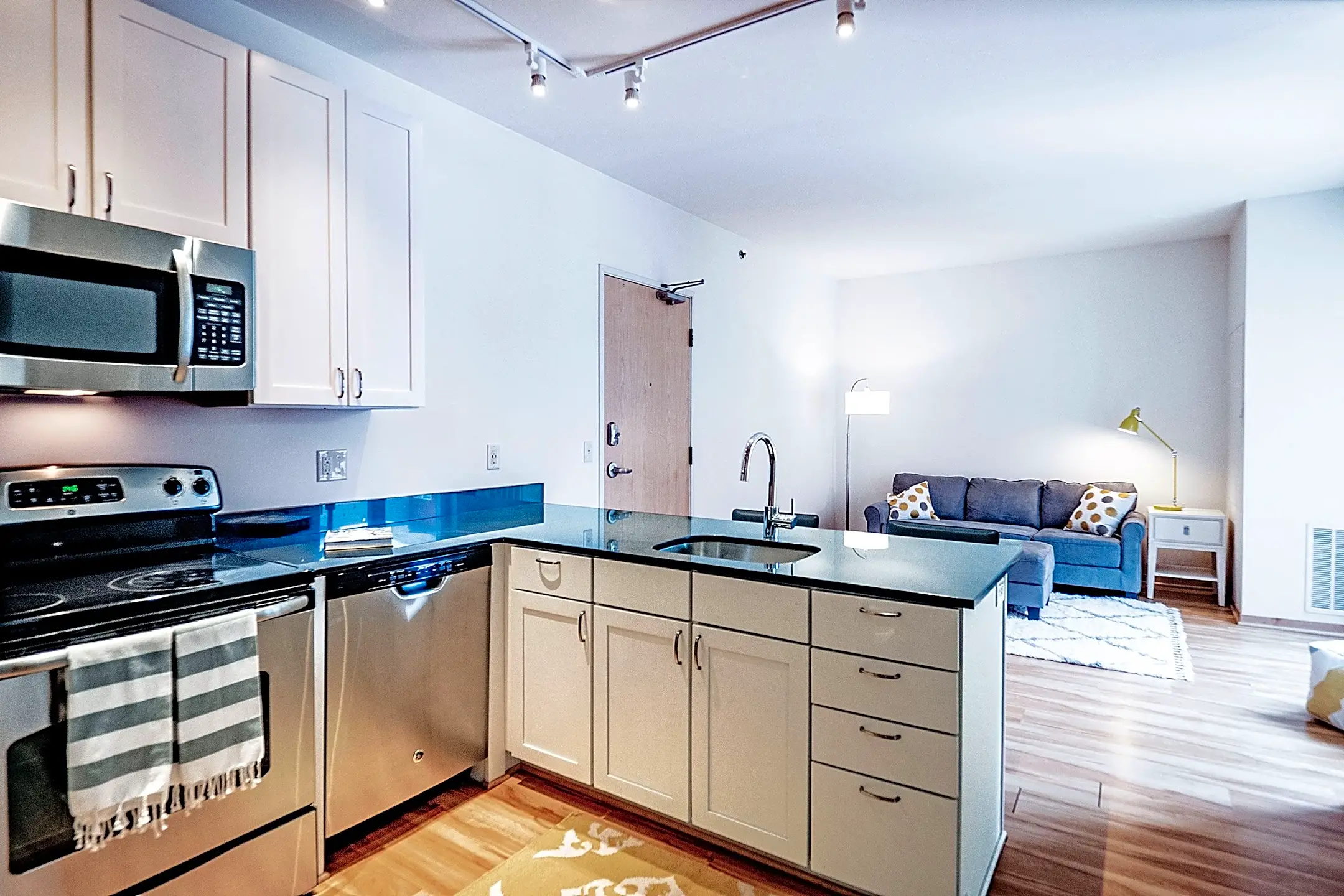 7 West Apartments 1800 Washington Ave S Minneapolis, MN Apartments