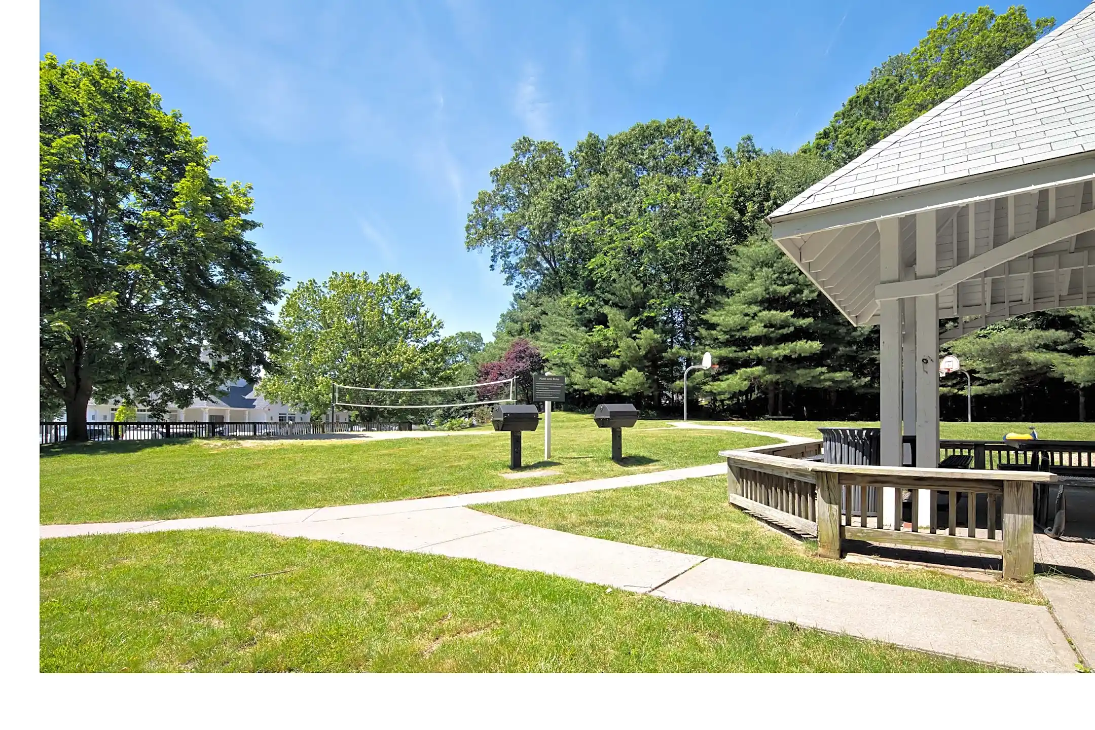 The Royce at Trumbull 100 Avalon Gates Trumbull, CT Apartments for