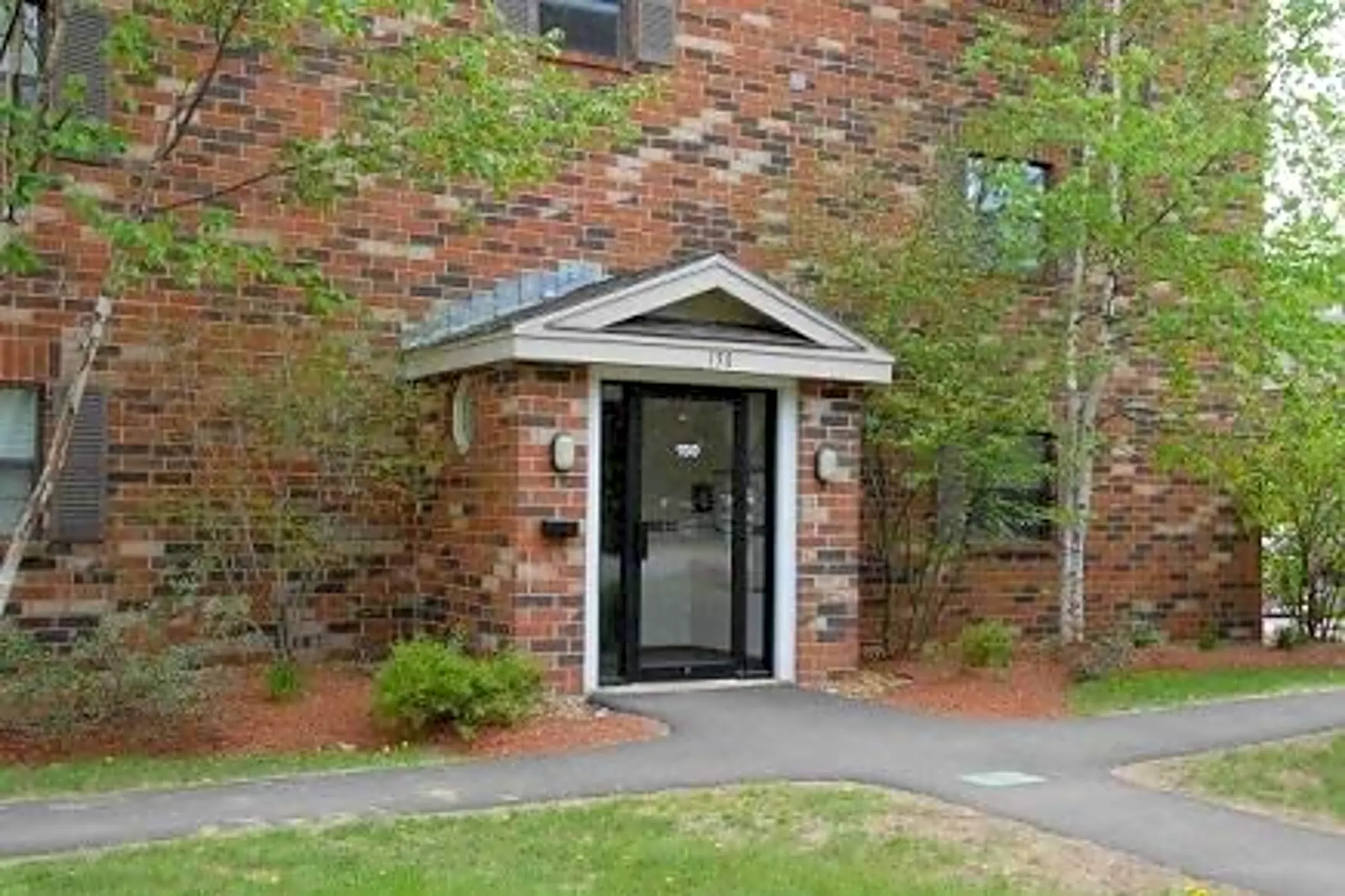 Timberlake Apartments 150154 Blueberry Lane Laconia, NH Apartments