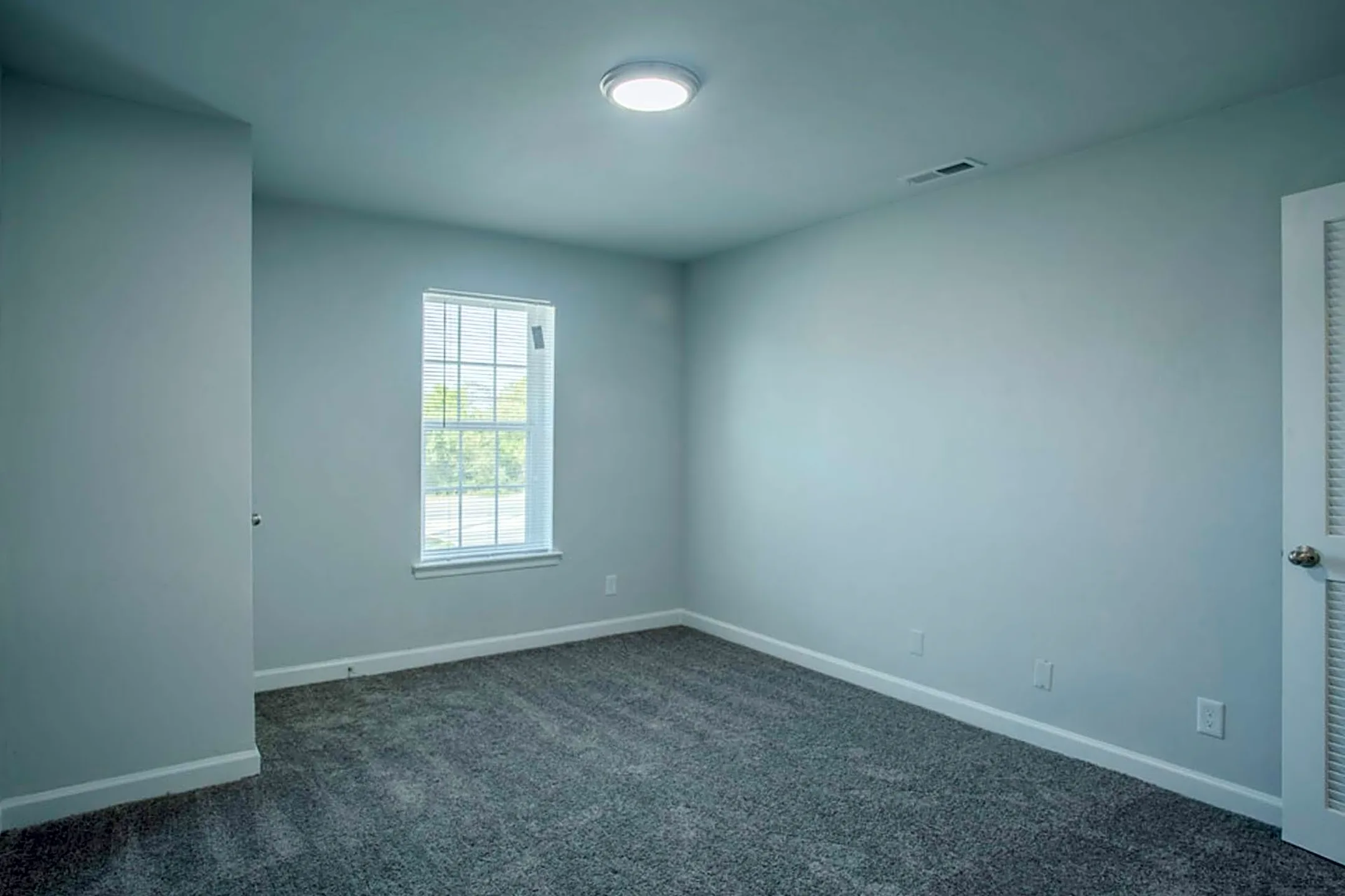 Prosper Apartments 1568 N King St Hampton, VA Apartments for Rent