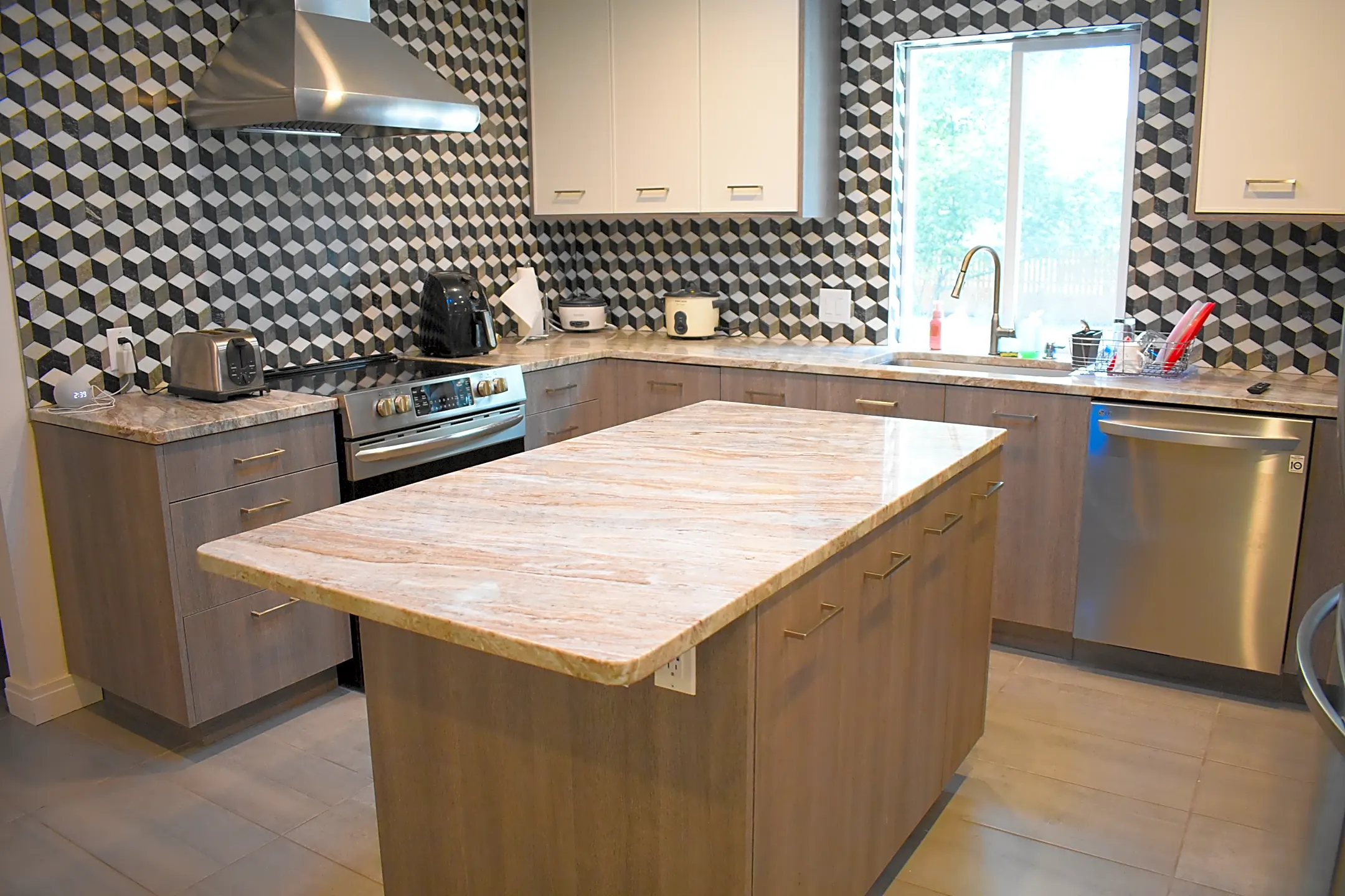 Kitchen - 1905 Pearl St - Nacogdoches, TX