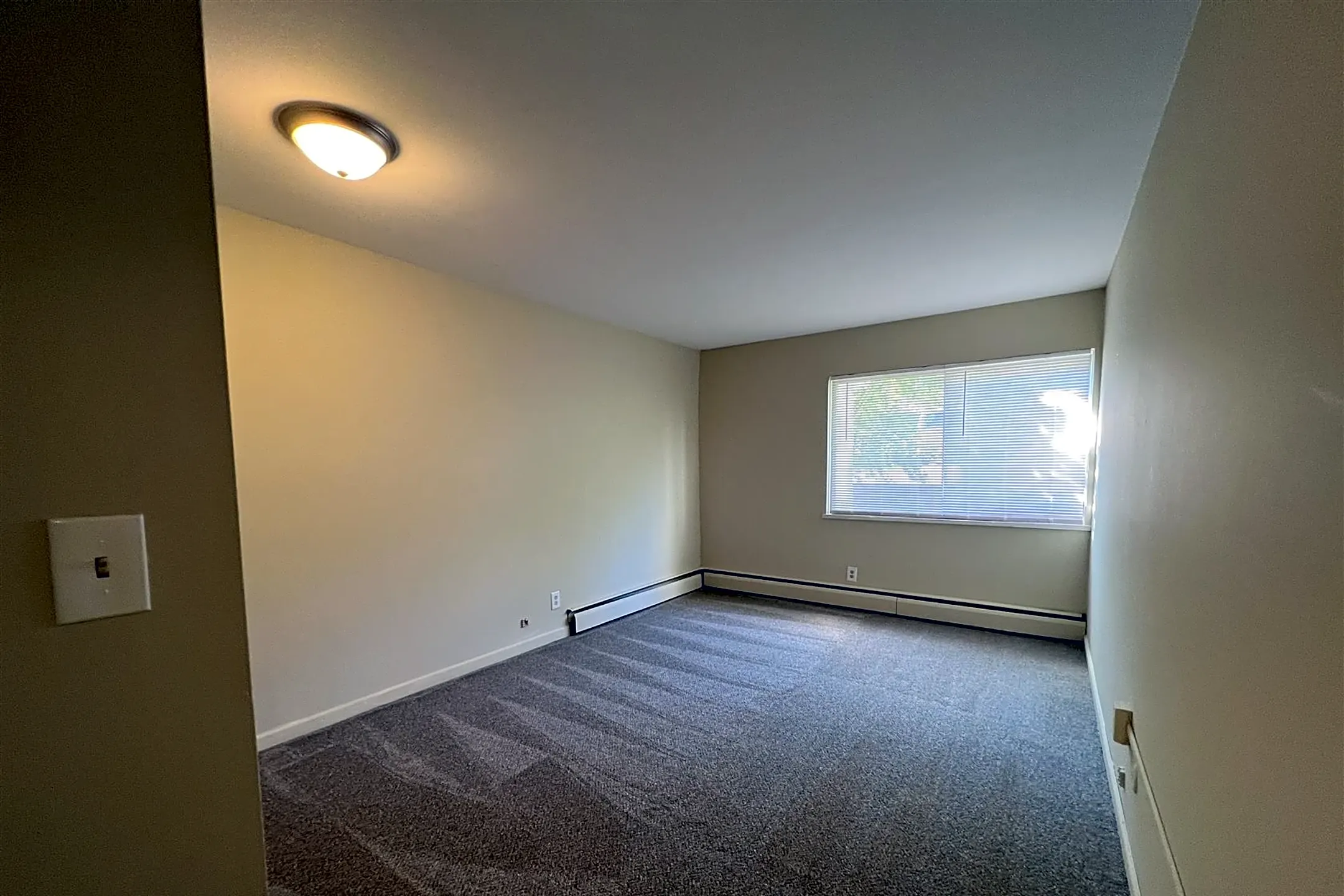 Living Room - 509 W Forest Ave - Ypsilanti, MI