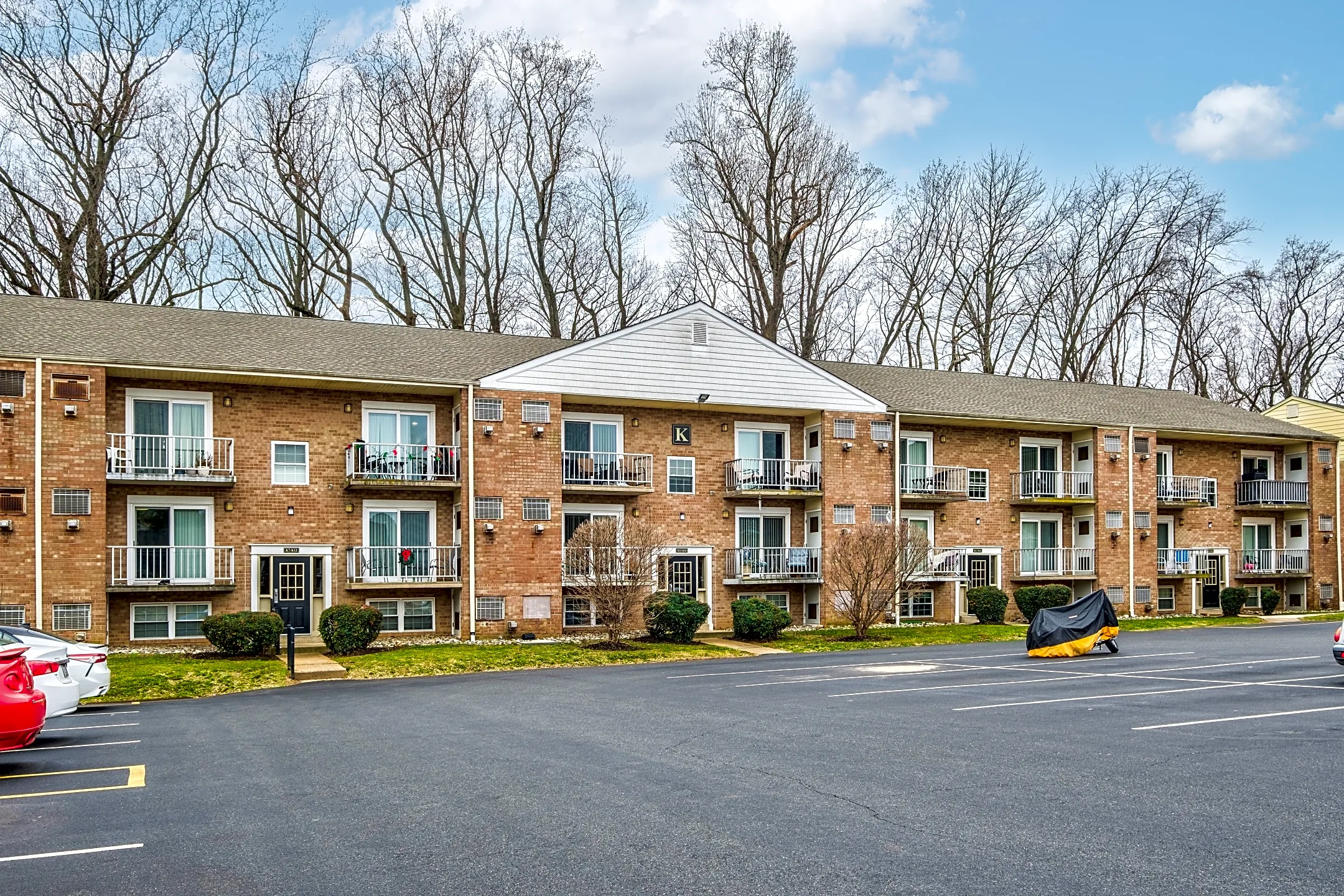 Building - Stone Hill Apartments - Brookhaven, PA