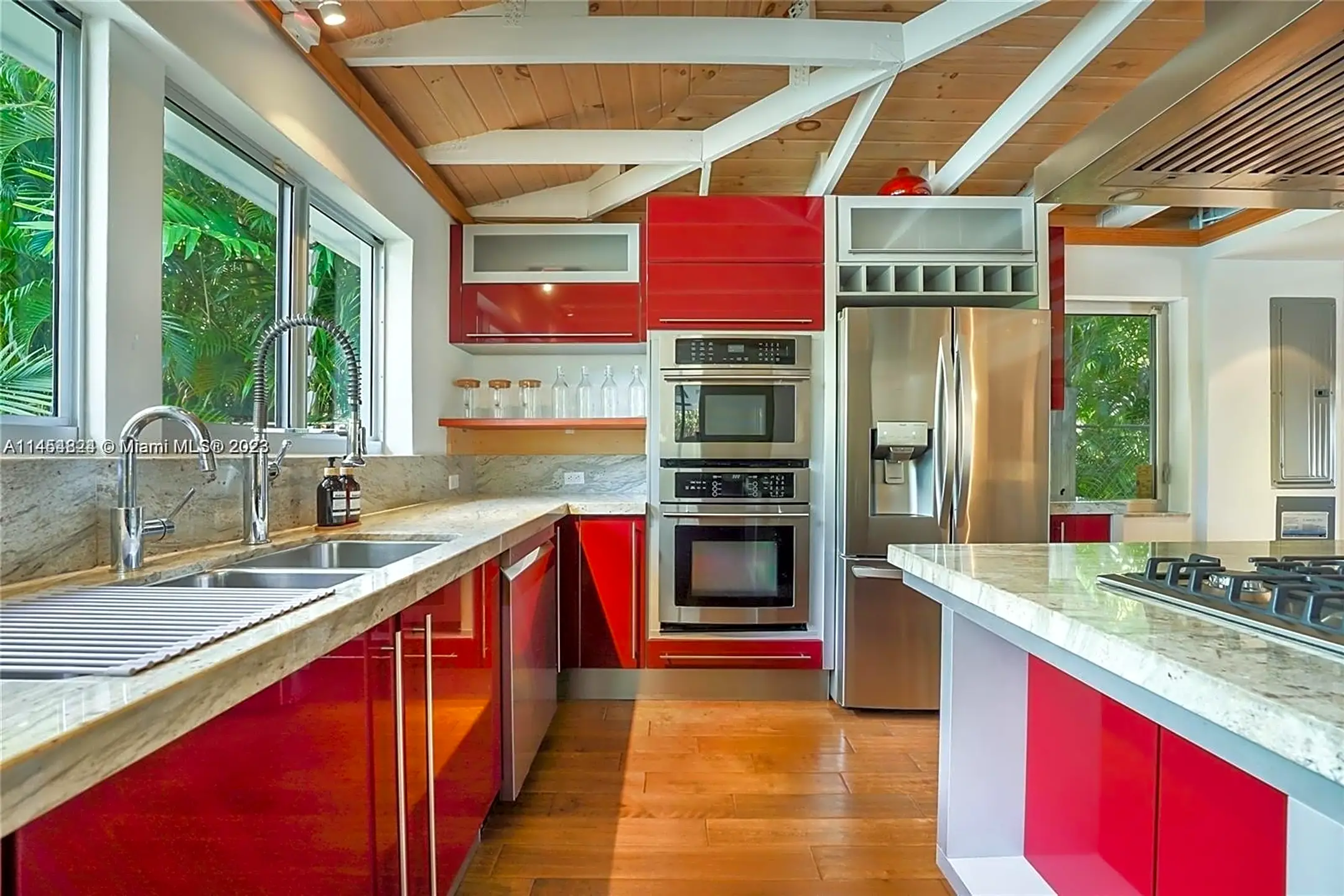 Kitchen - 5910 N Bayshore Dr - Miami, FL