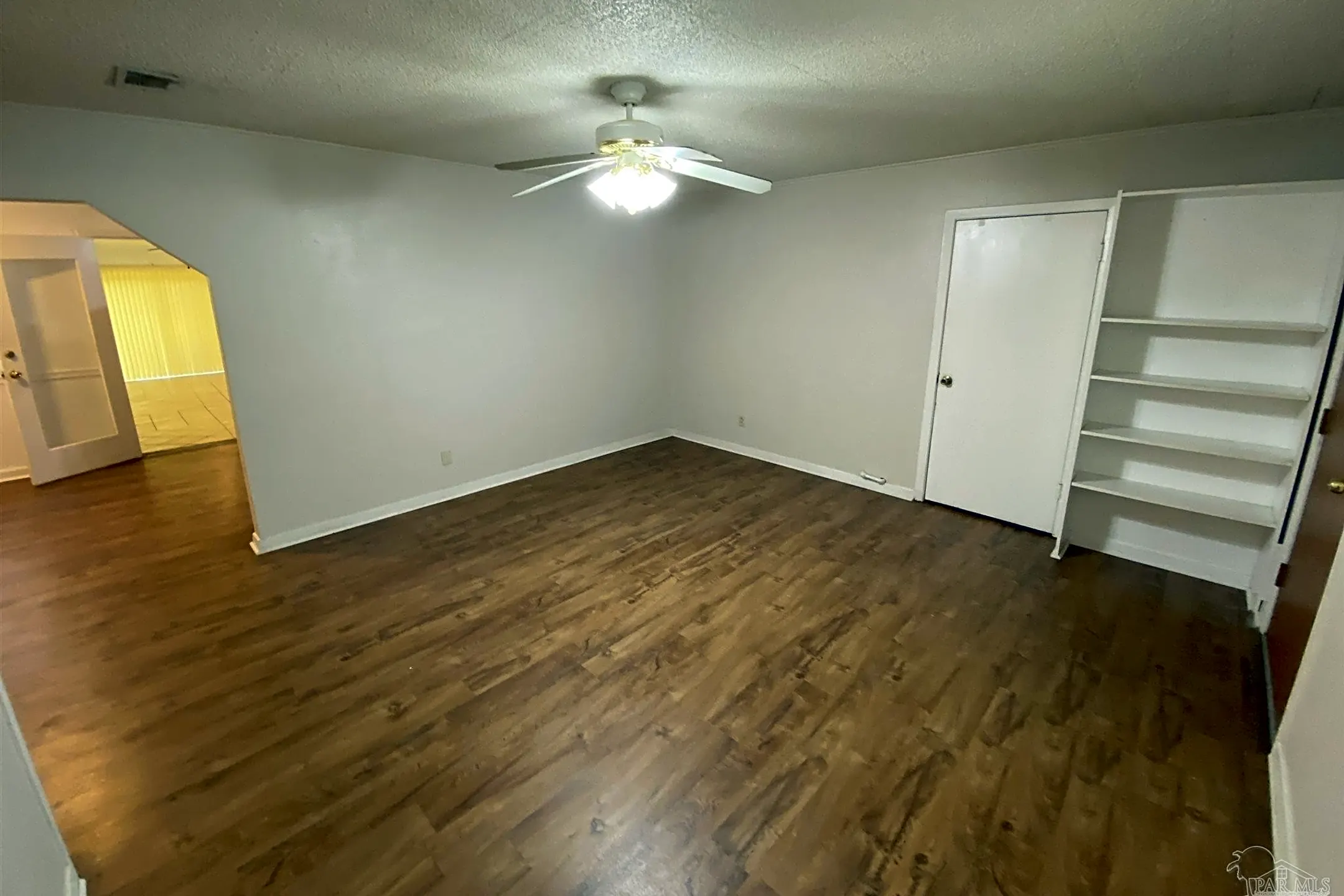 Living Room - 4416 Creighton Rd - Pensacola, FL