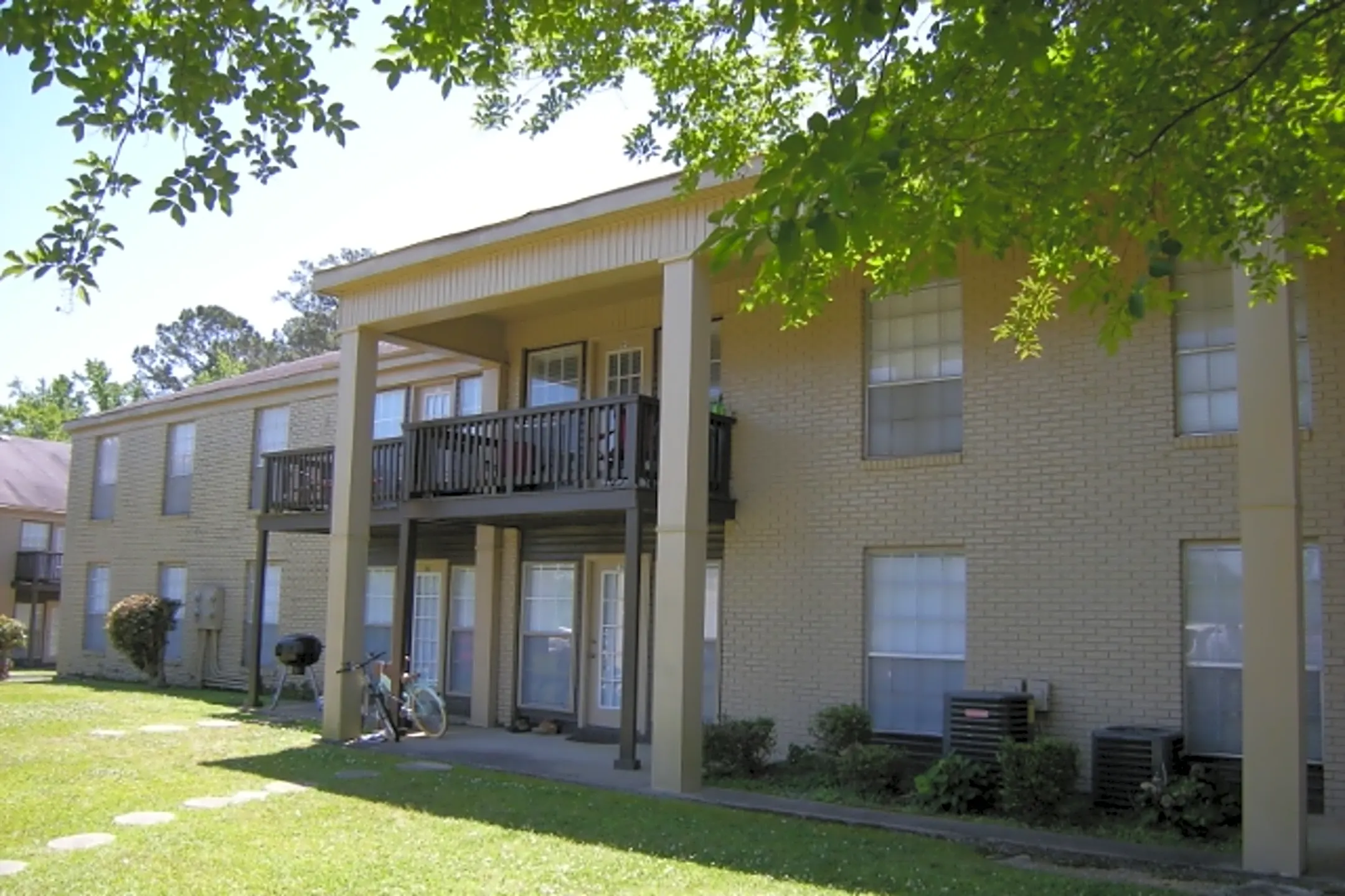 Lakeview Apartments 800 Magee Dr Brookhaven, MS Apartments for Rent