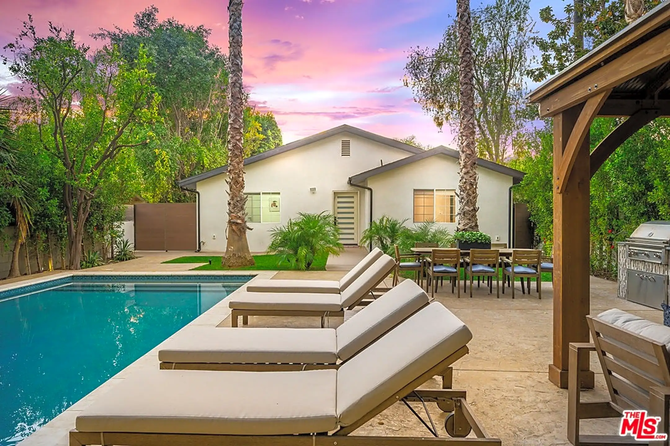 Pool - 5010 Fulton Ave - Los Angeles, CA