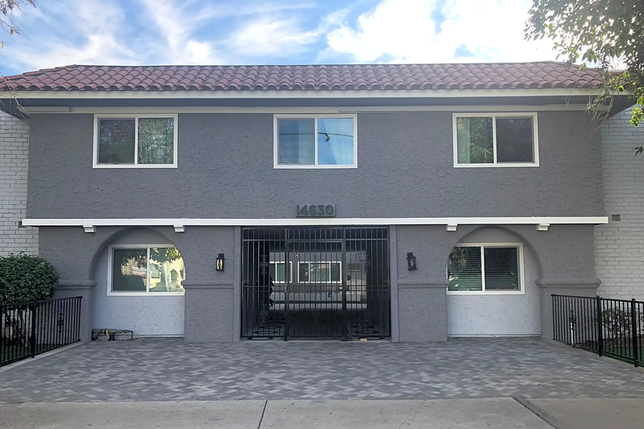 Saticoy Royale 14630 Saticoy St Van Nuys, CA Apartments for Rent