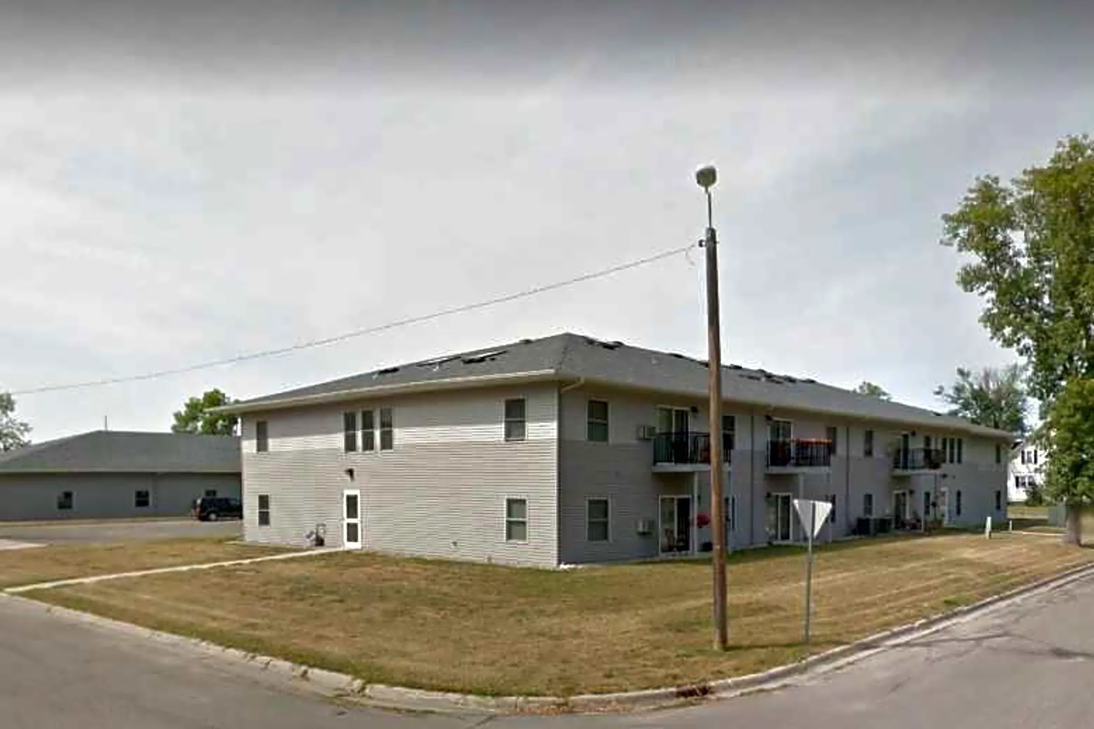 Fourth Avenue Manor 500 4th Ave S Wahpeton, ND Apartments for Rent