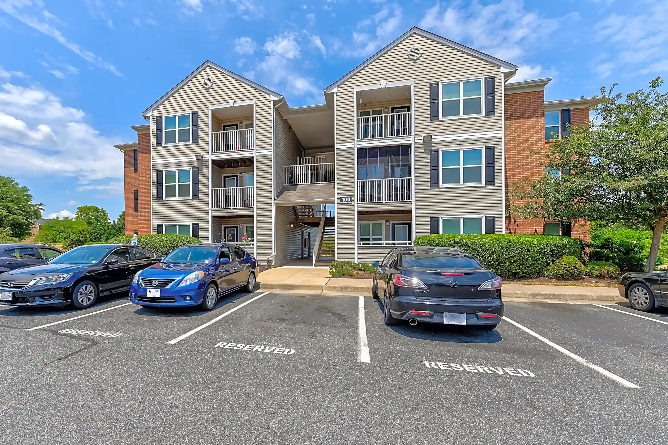 Crestview Apartments Fredericksburg, VA 22401