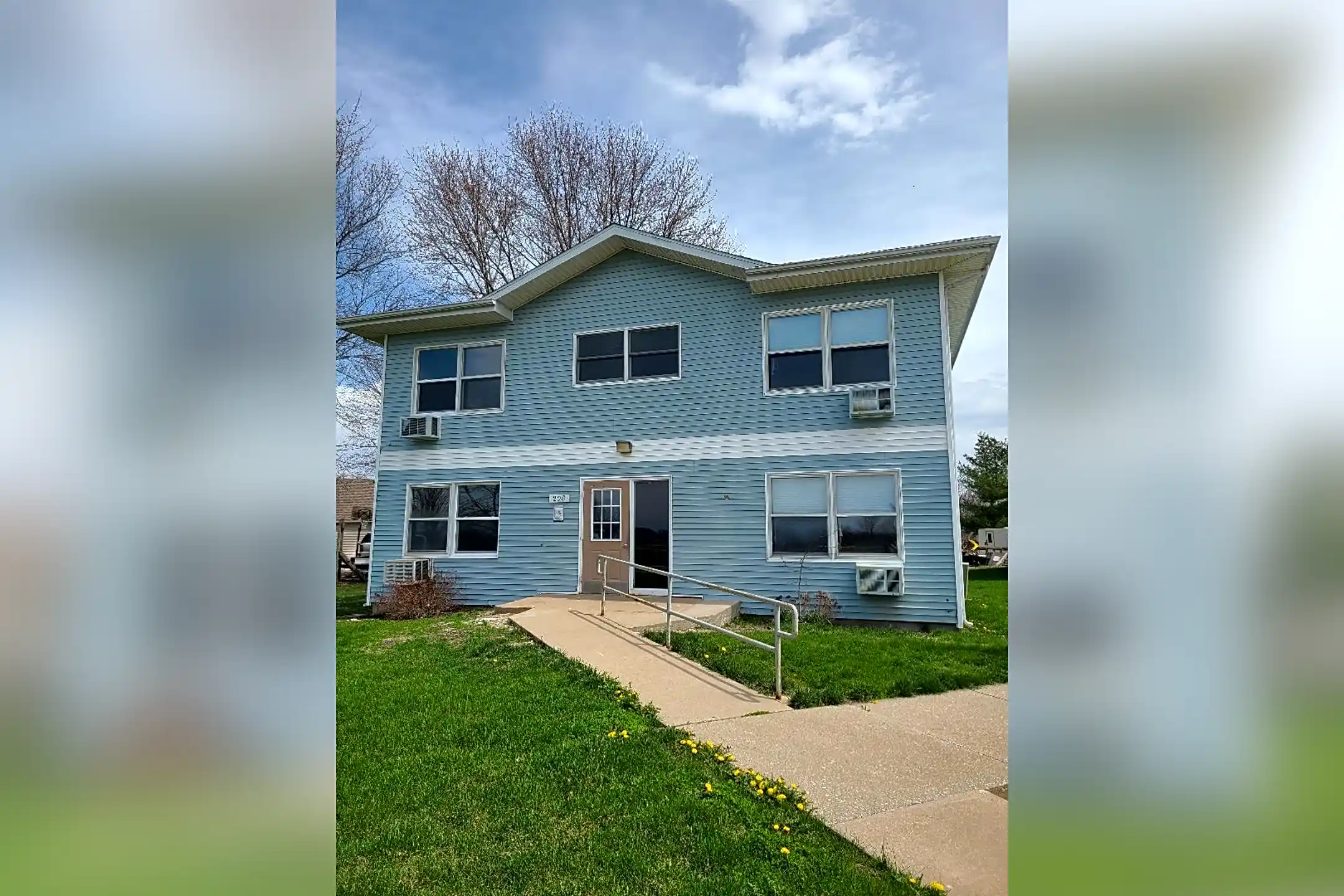 208 W Spruce St Apartments Bardolph, IL 61416