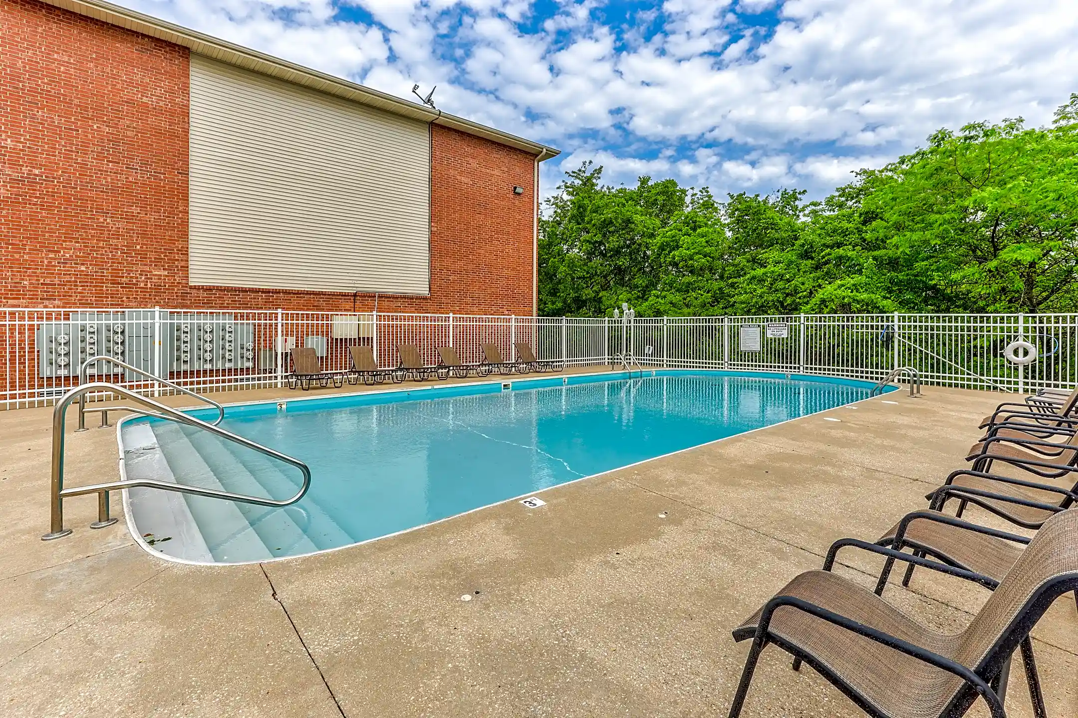 Highland Park Apartments Springfield, MO 65807