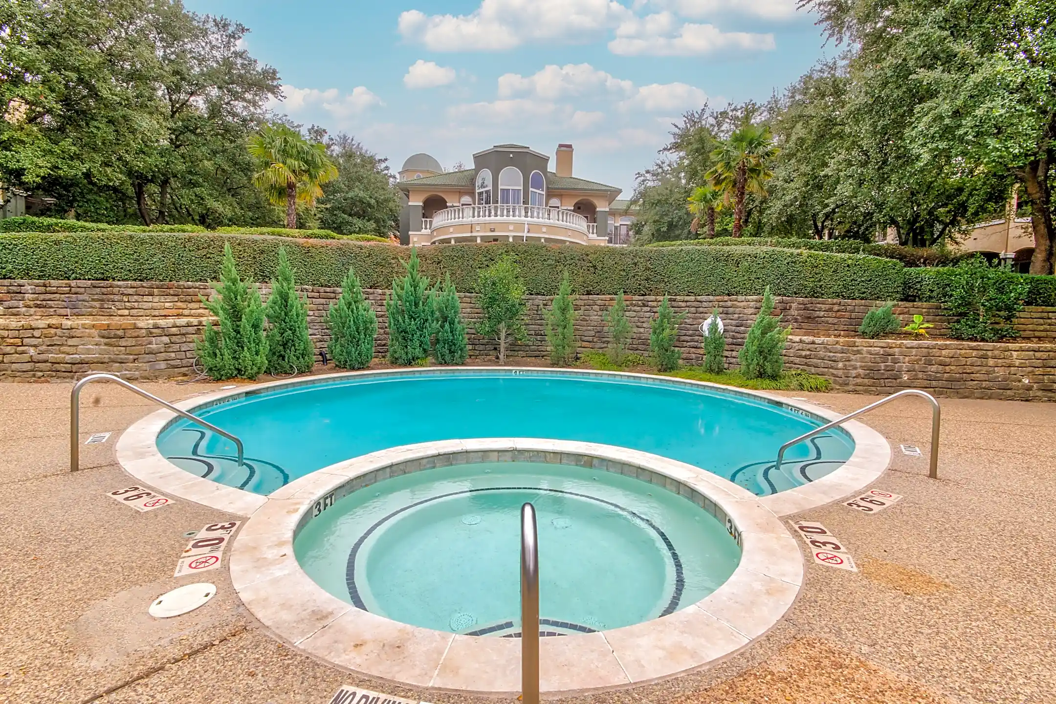 St. Laurent Apartment Homes Grand Prairie, TX 75050