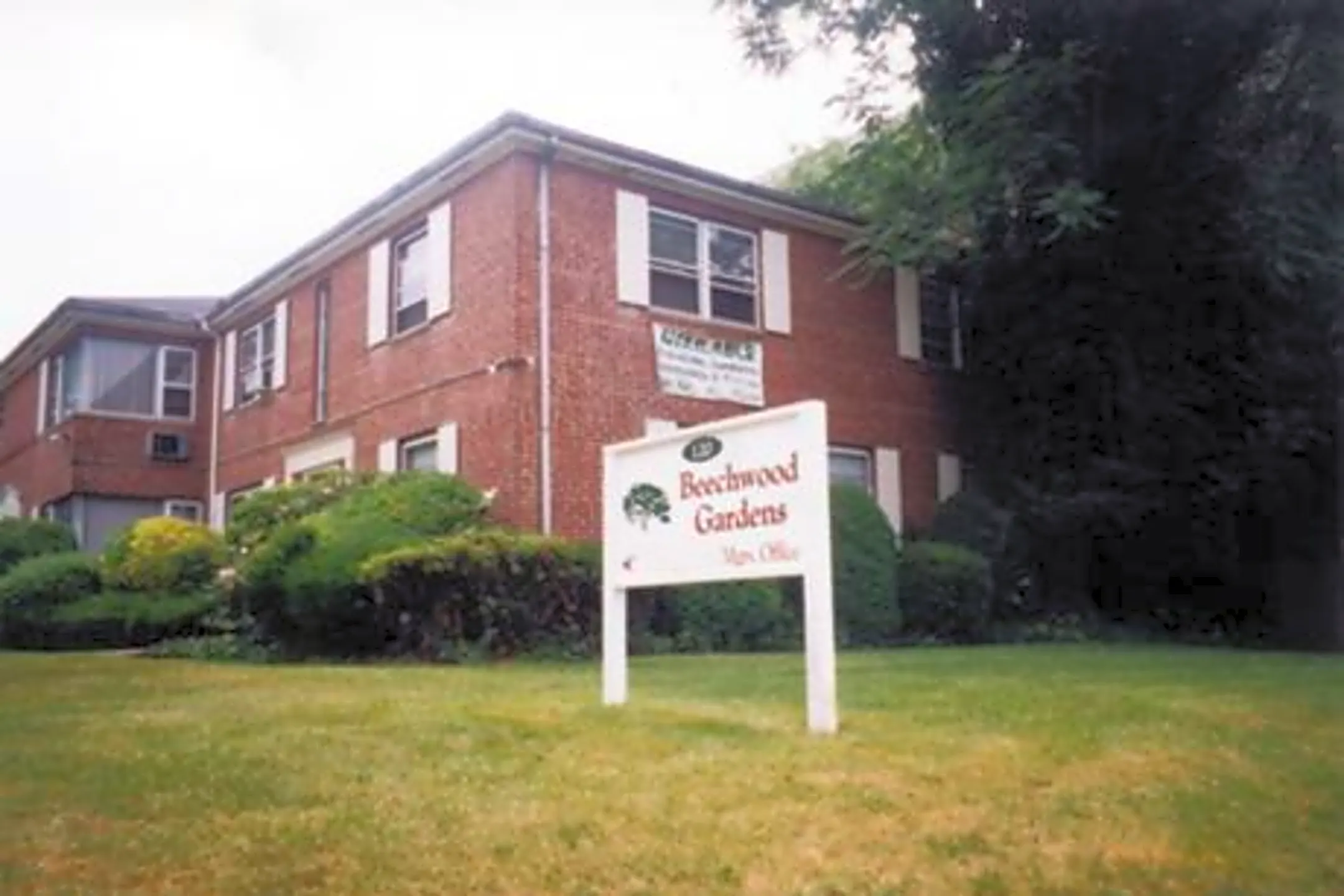 Beechwood Gardens LLC 120 Washington St East Orange, NJ Apartments