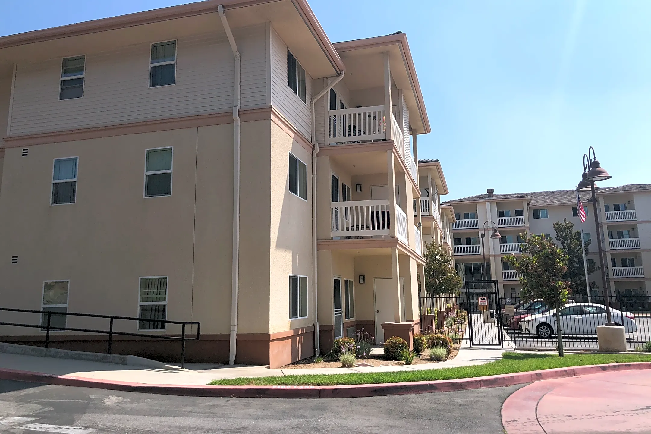 Andres Duarte Terrace II 1722 Huntington Dr Duarte, CA Apartments