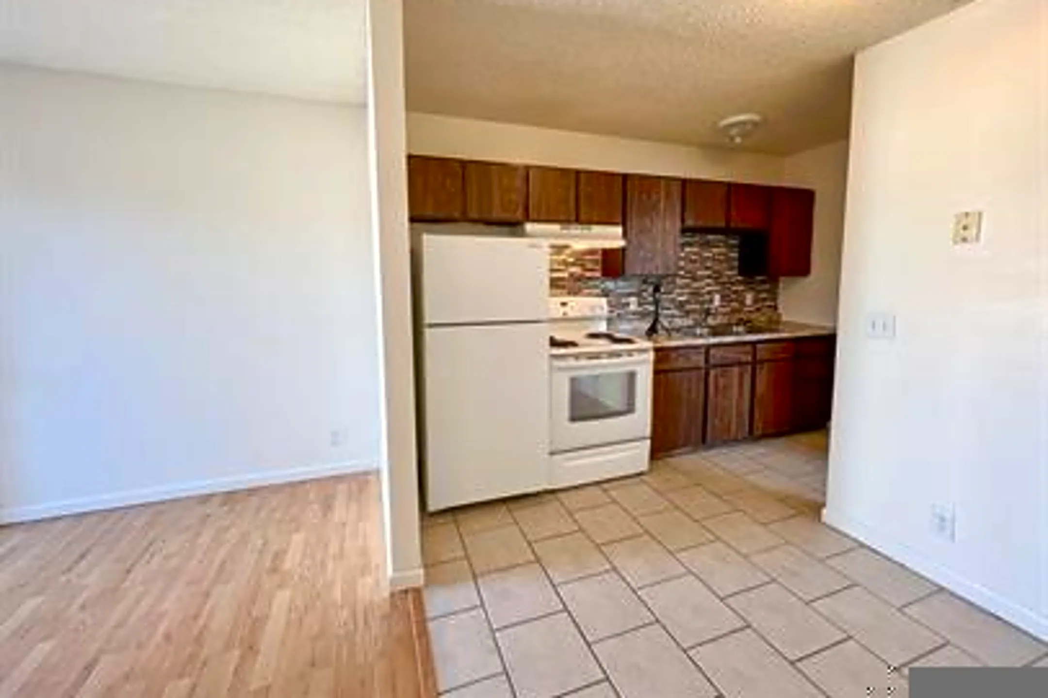 2206 Campus Dr Apartments Garden City, KS 67846