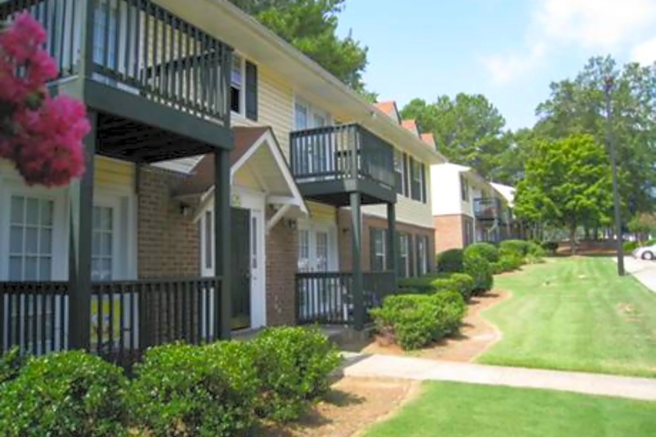 Emerald Pointe Apartments Riverdale, GA 30274