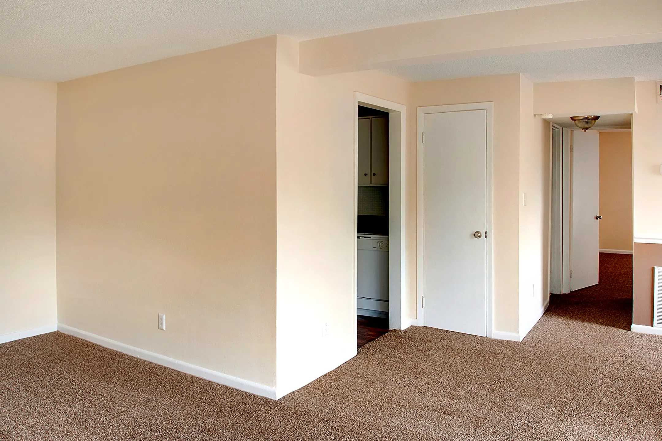 Lemans at Lawndale 2005 W Cone Blvd Greensboro, NC Apartments for