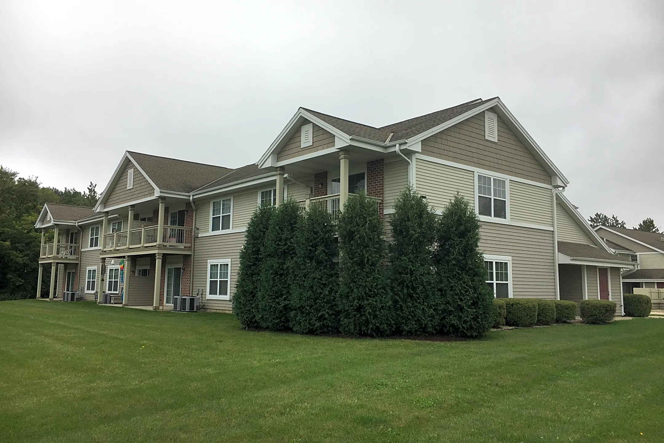 Powder Hill Terrace Apartments Hartford, WI 53027