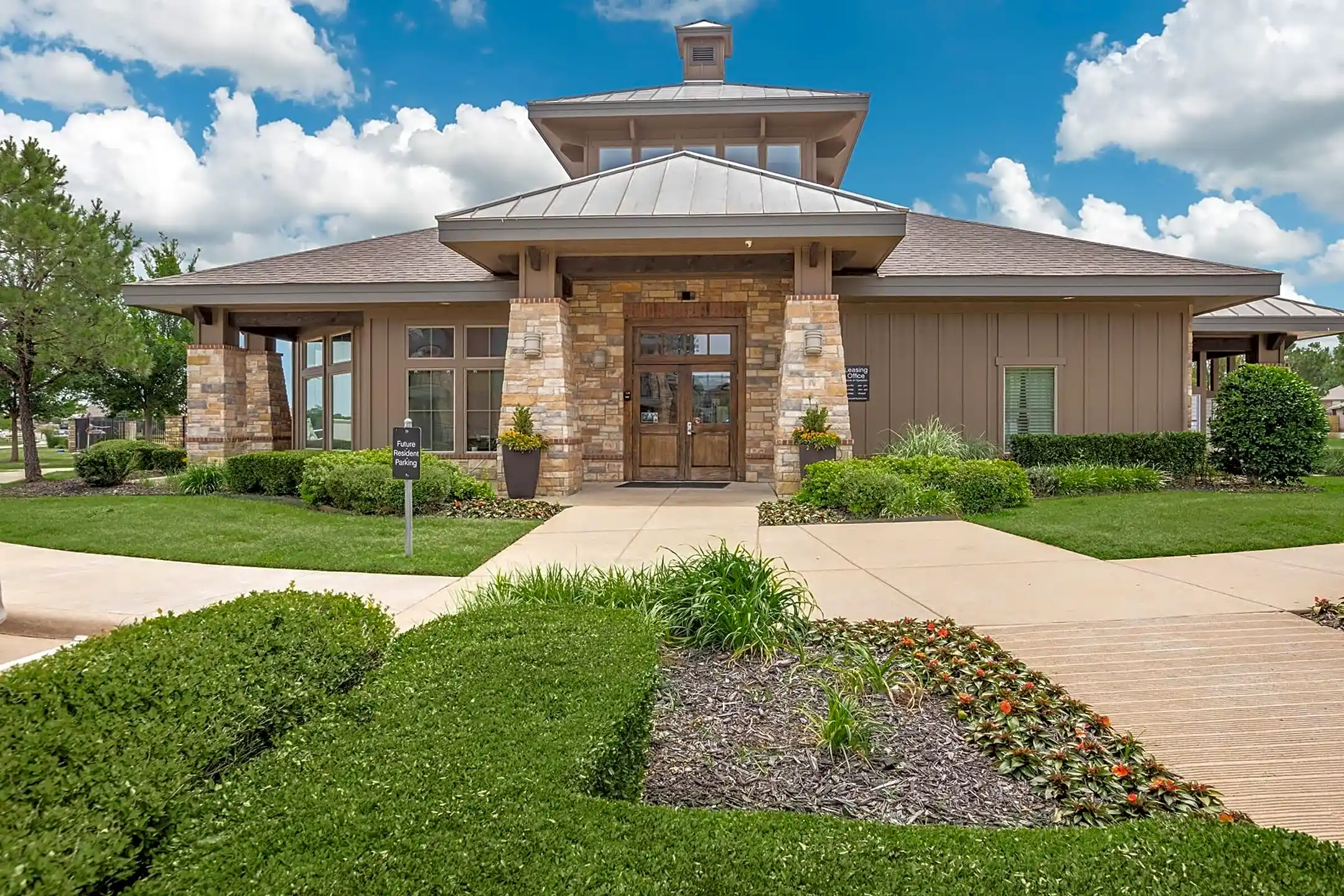 5iftyOne at Tradan Heights 920 South Murphy Street Stillwater, OK