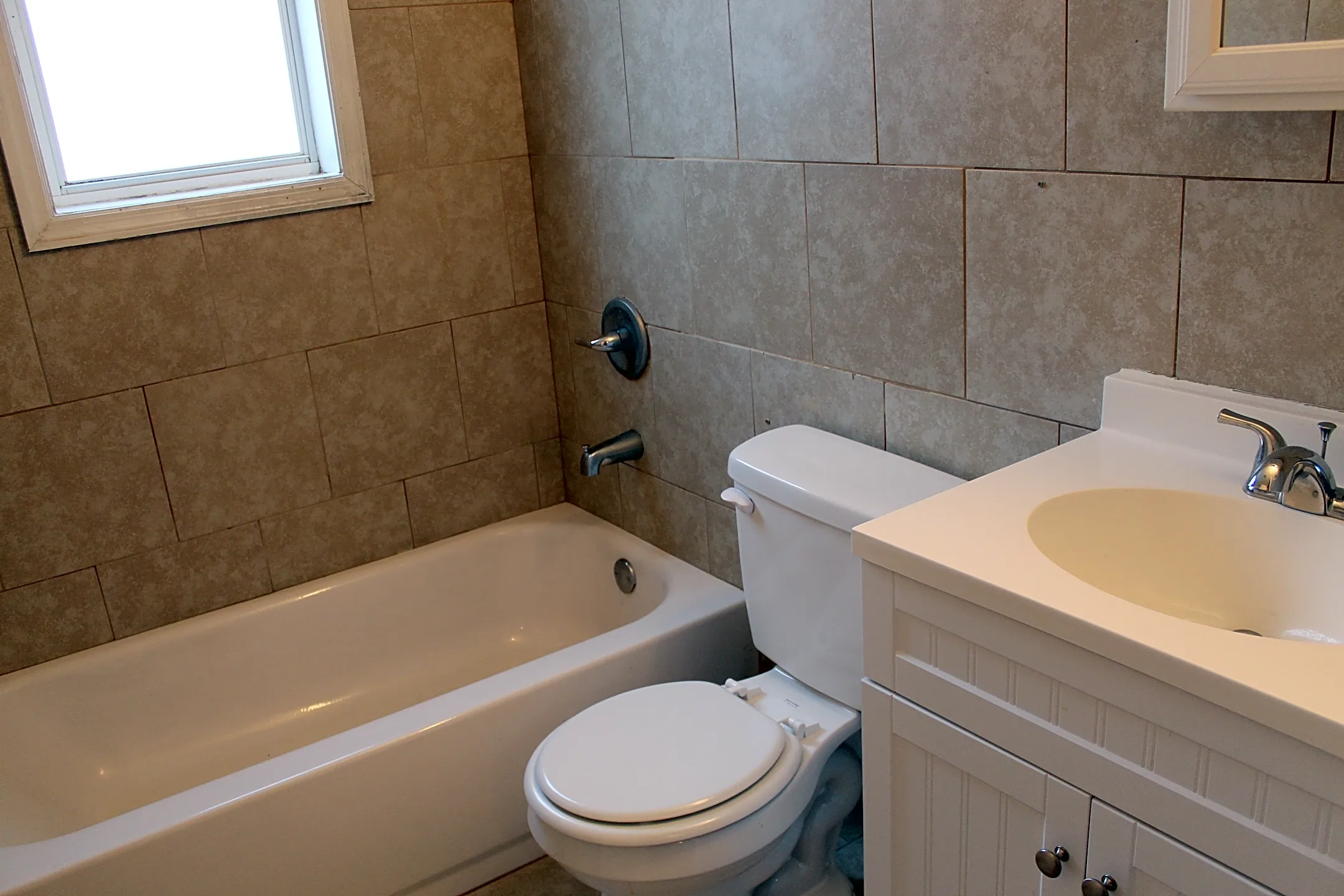 Bluff City Apartments 4418 Powell Ave Memphis, TN Apartments for