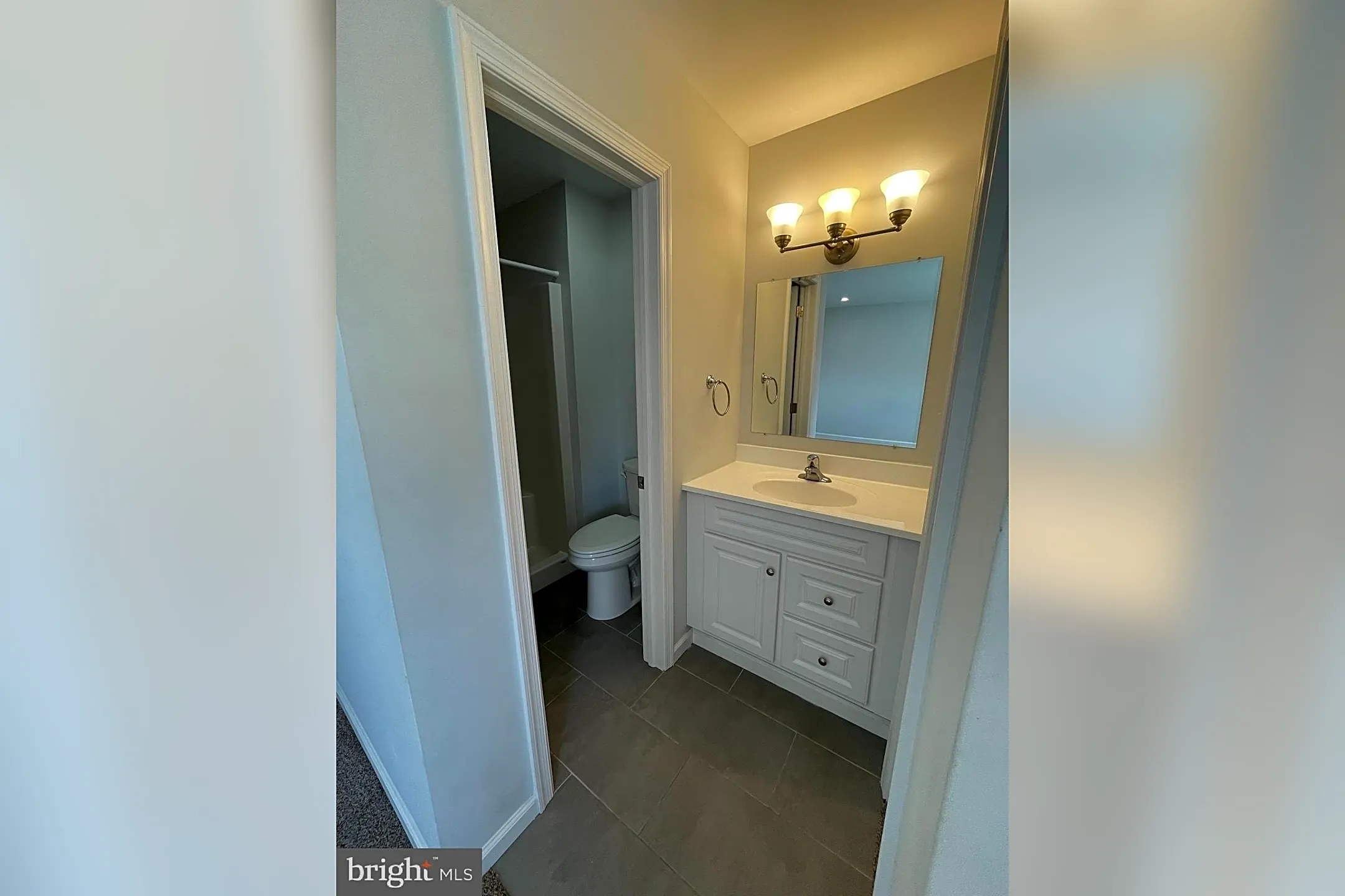 Bathroom - 15117 Beverly Dr - Philadelphia, PA