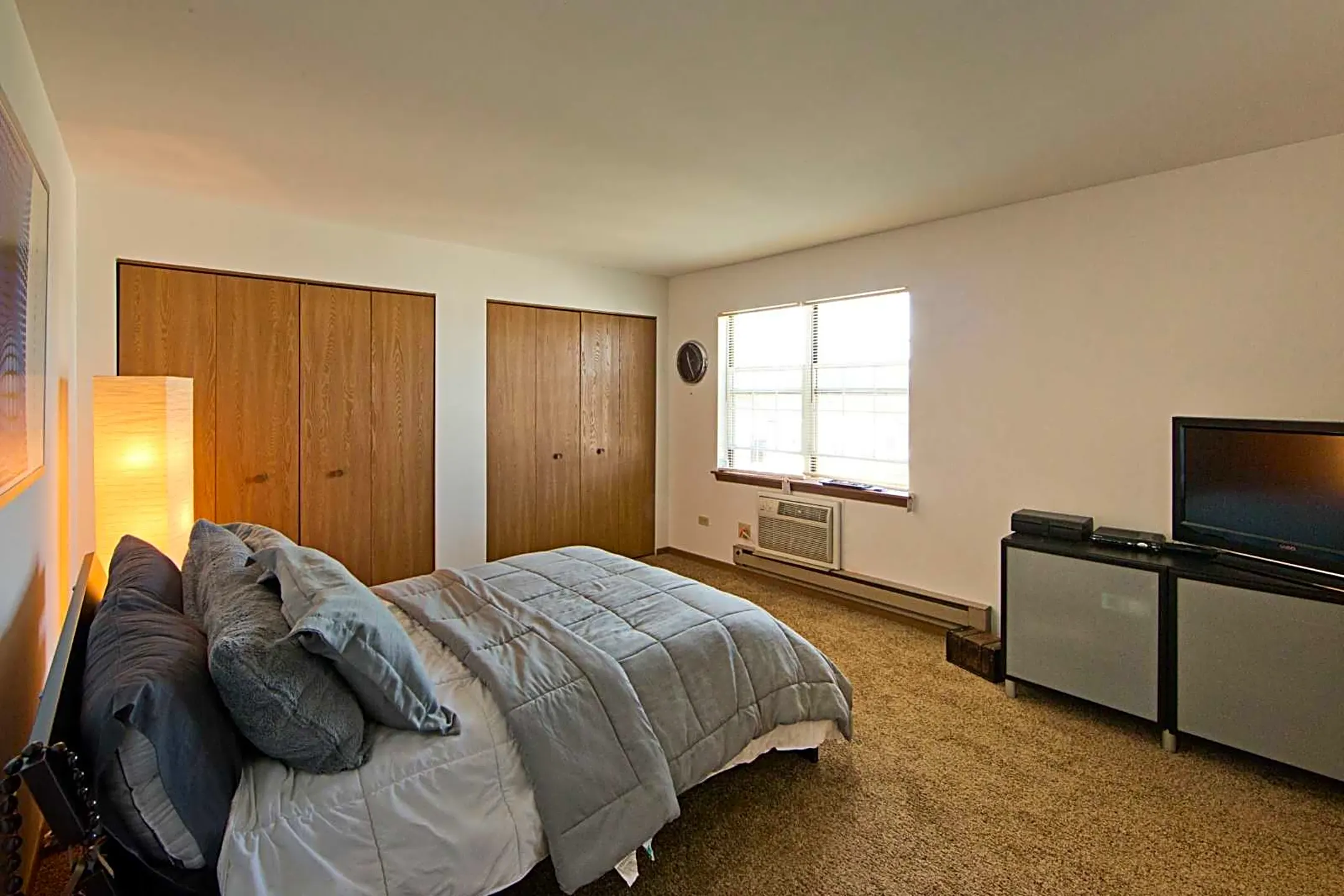 Steepleview Apartments - Itasca, IL