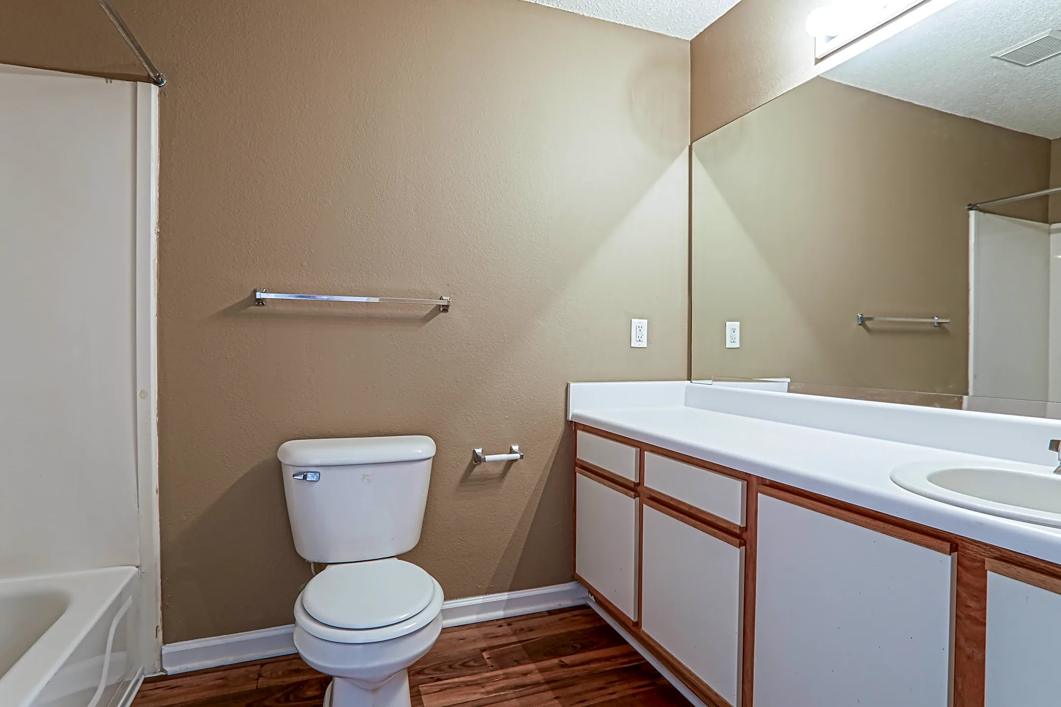 Hampton House Apartments Long Beach, MS 39560