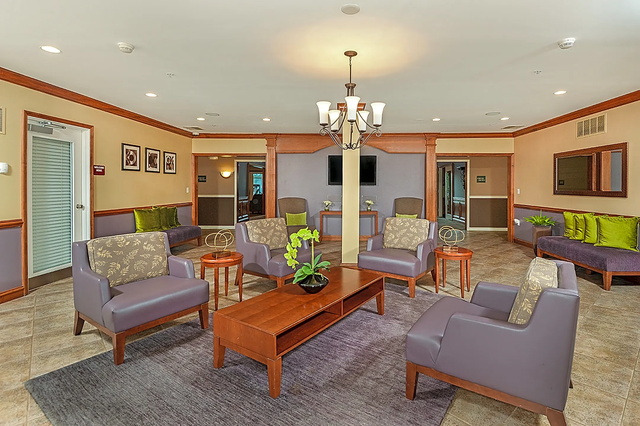 Living Room - Highlands at Faxon Woods - Quincy, MA