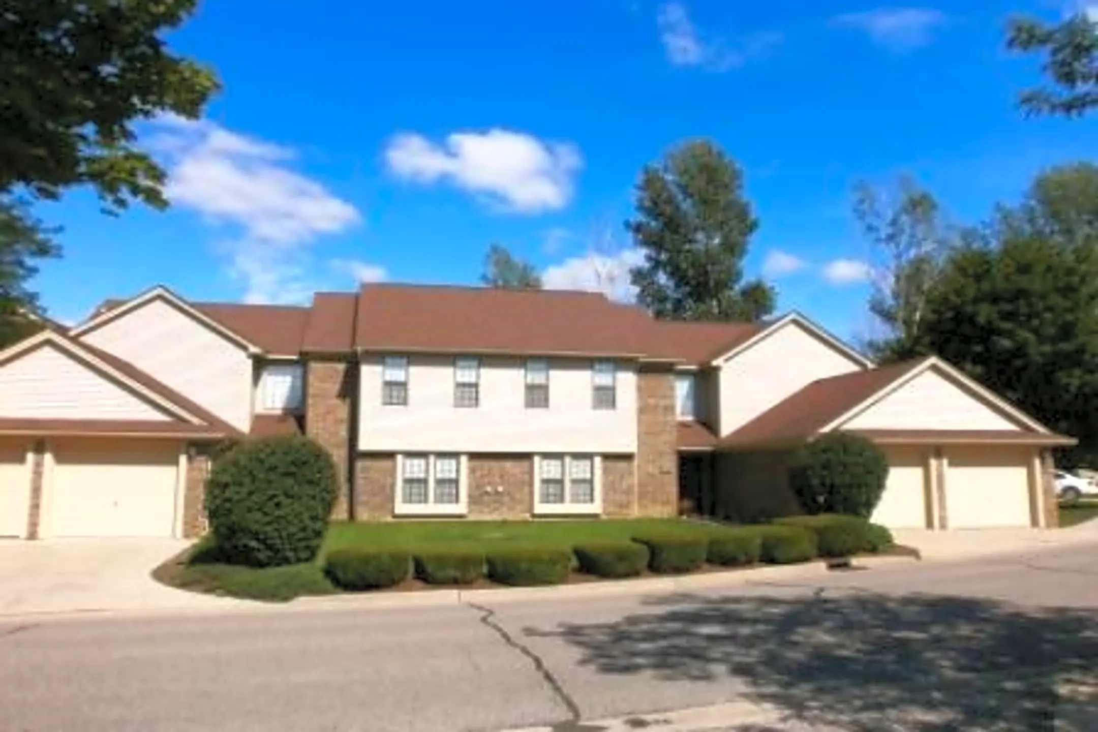 Rolling Hills Apartments Lapeer, MI 48446