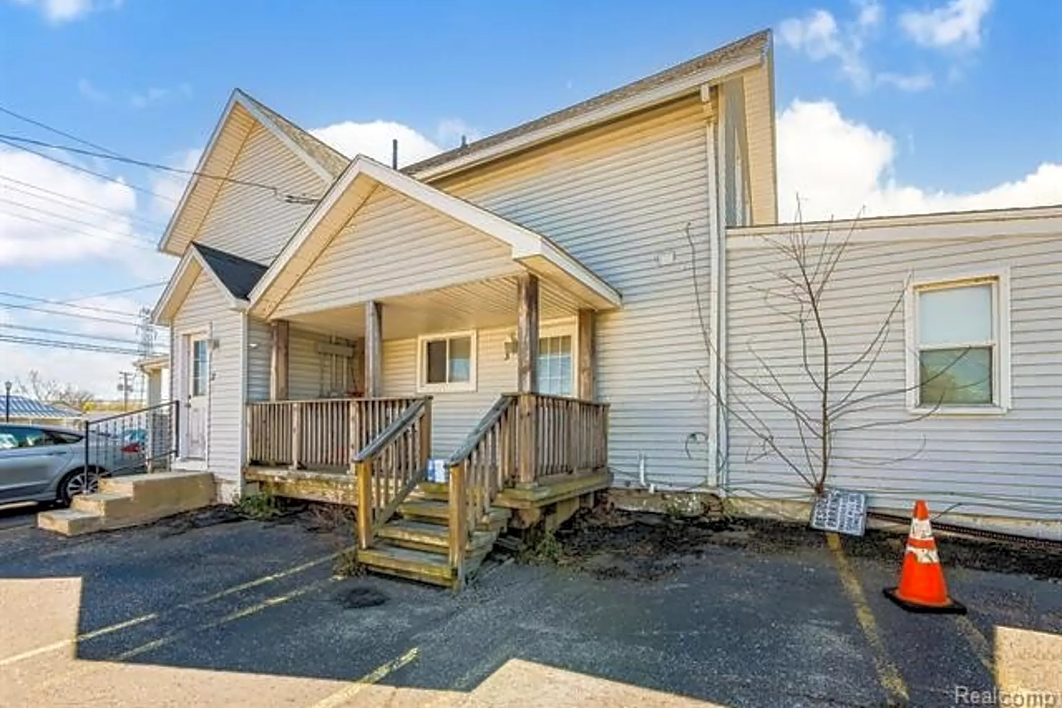 937 N Pontiac Trail Walled Lake, MI Houses for Rent Rent.