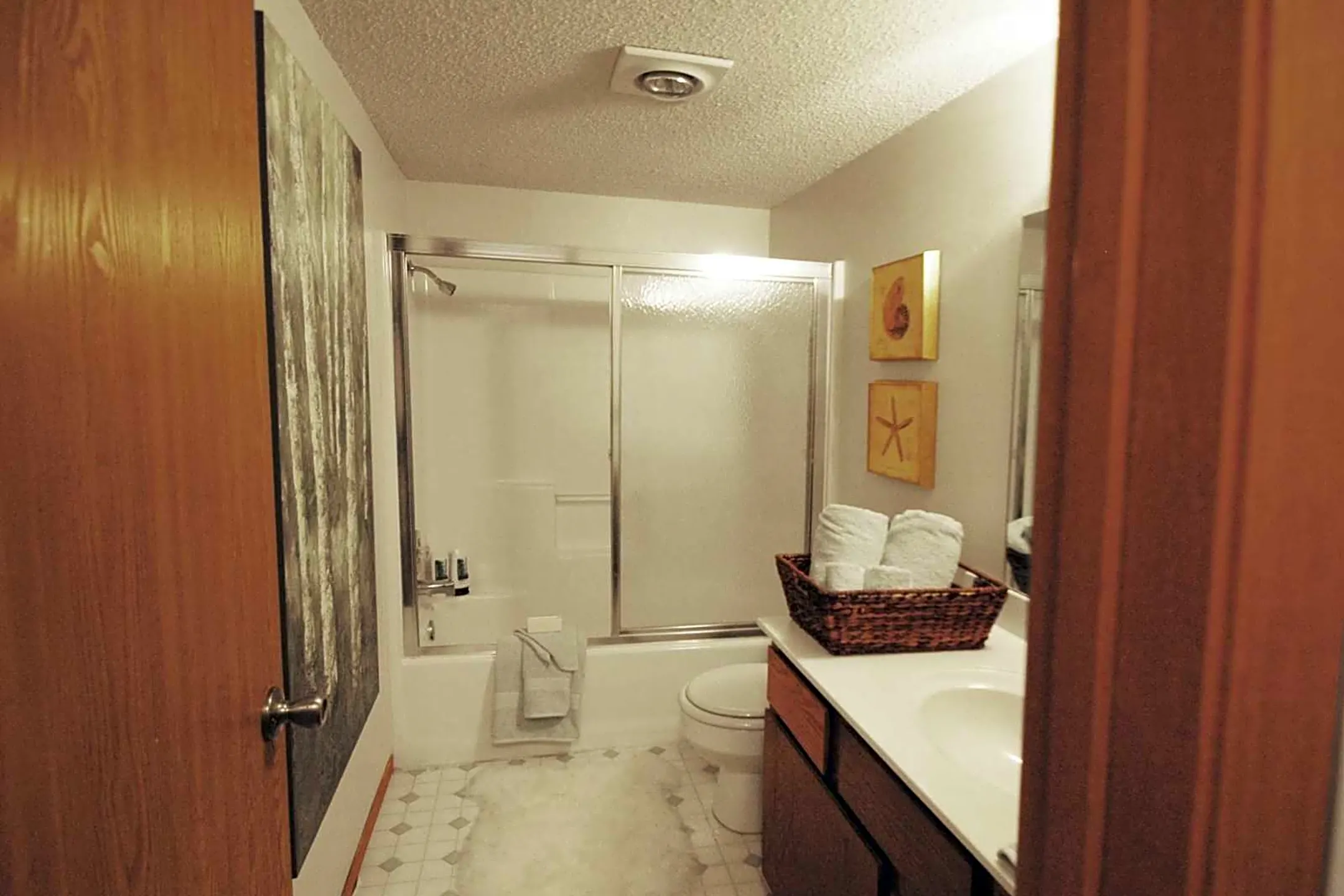 Bathroom - Johnson Meadows - Springdale, AR