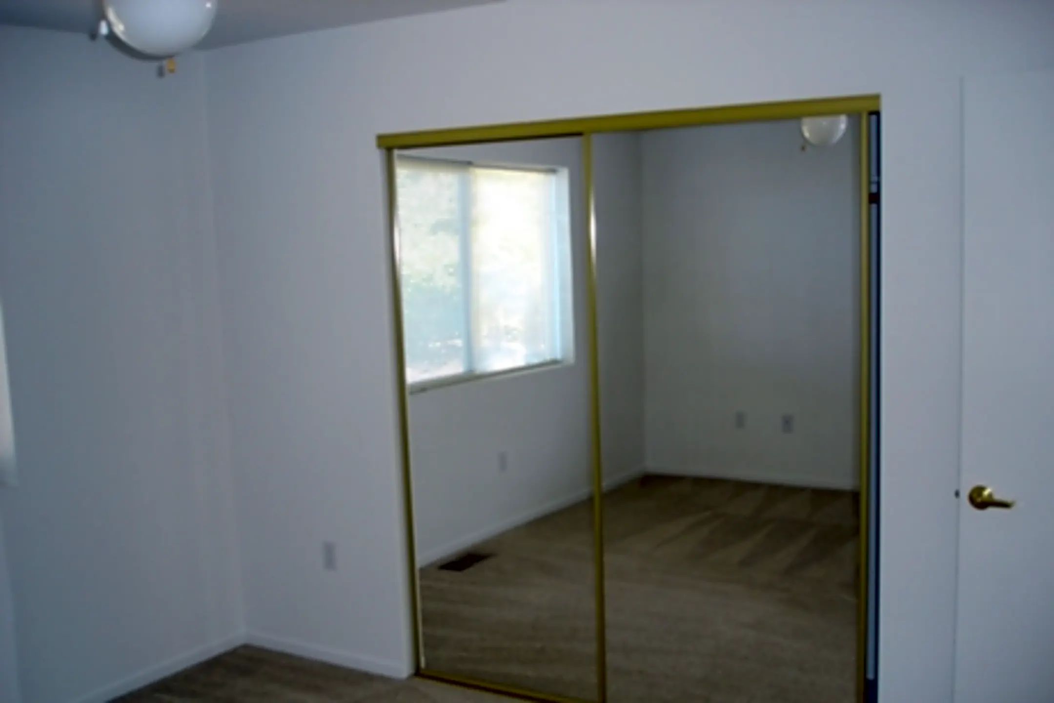 Meadowbrook Apartments 134 Kahle Dr Stateline, NV Apartments for