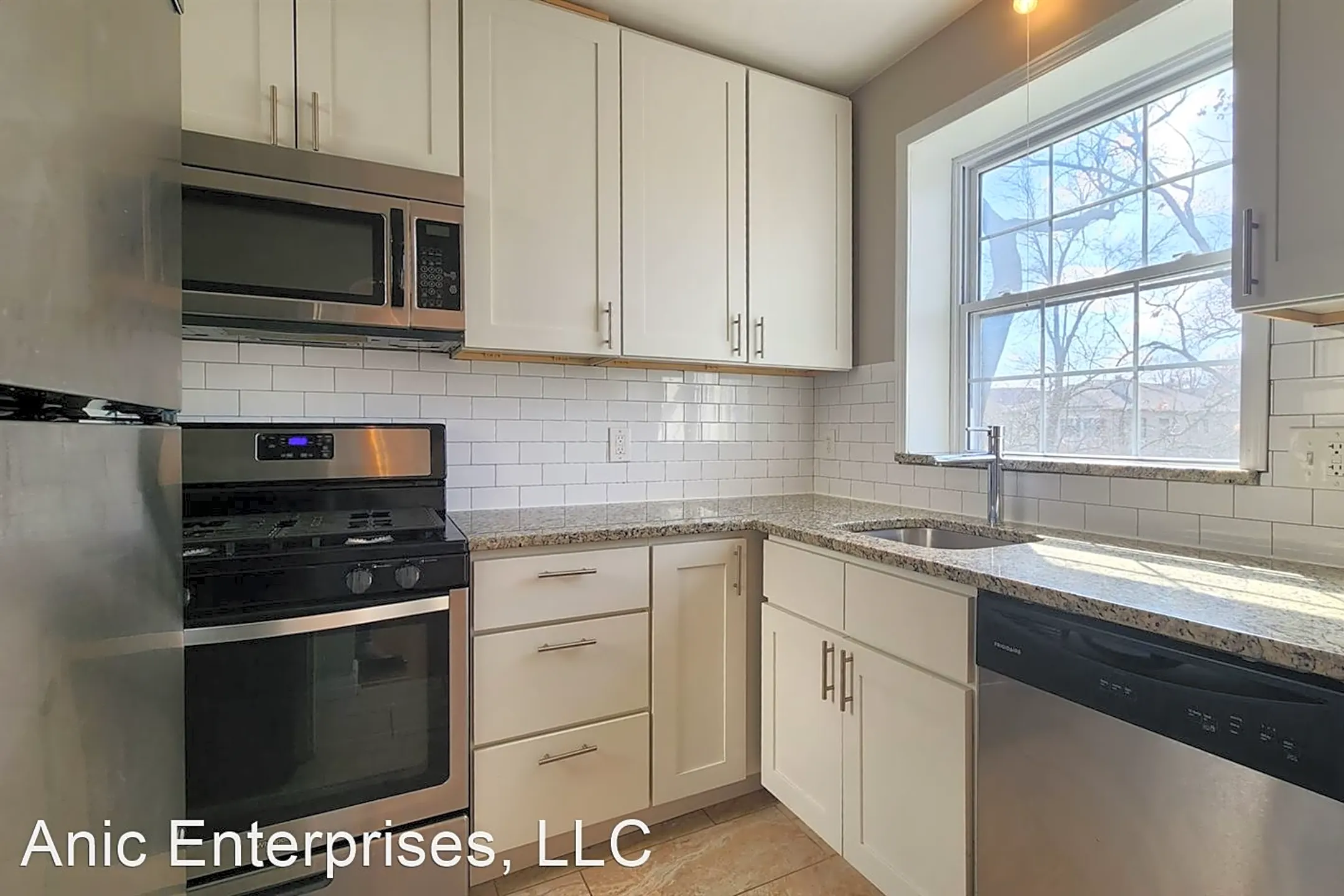 Kitchen - 7750 Kingsbury Blvd. - Clayton, MO