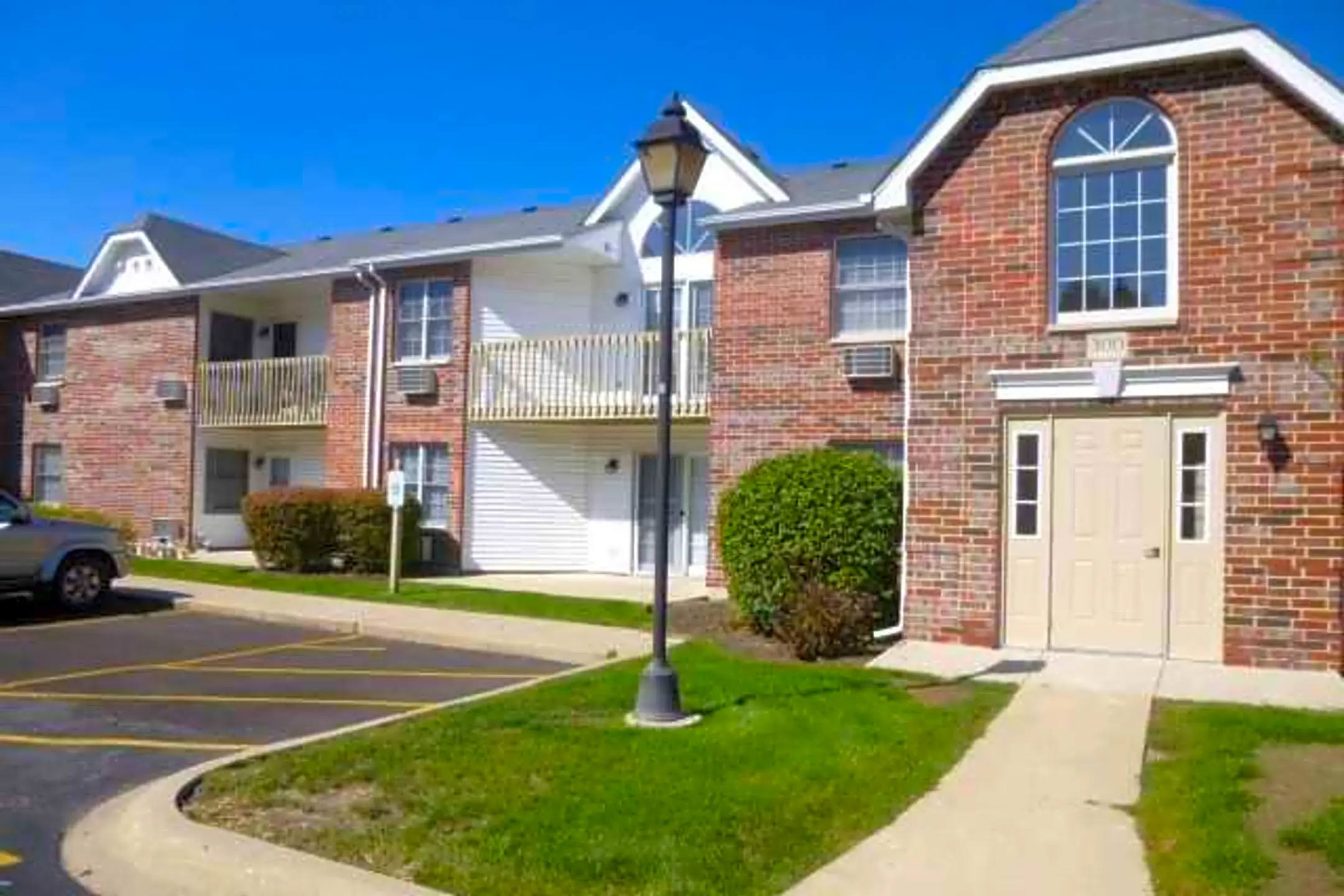 Building - Prairie View Apartments - Woodstock, IL