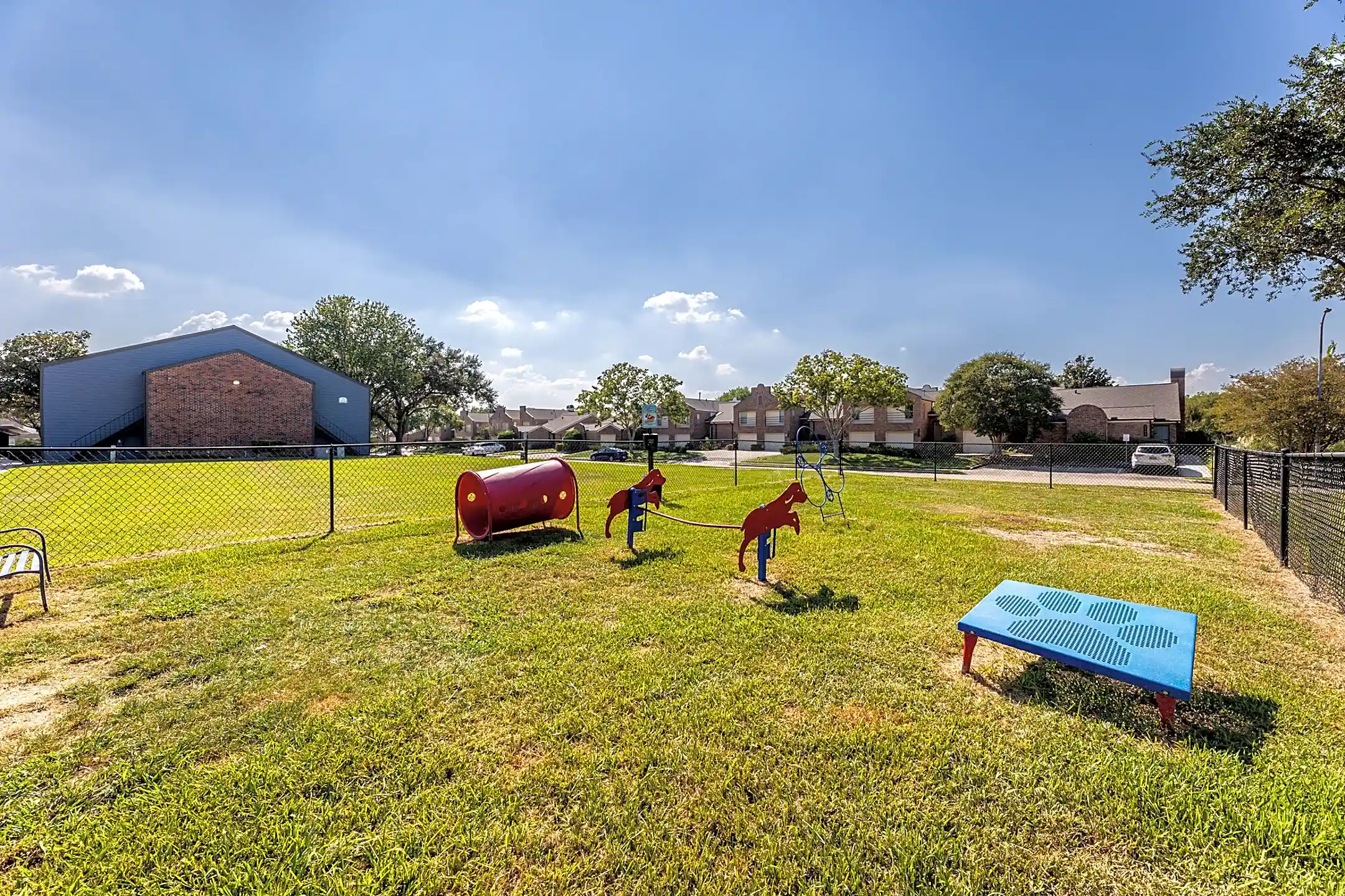 The Beverly at Clear Lake Apartments 16100 Space Center Blvd