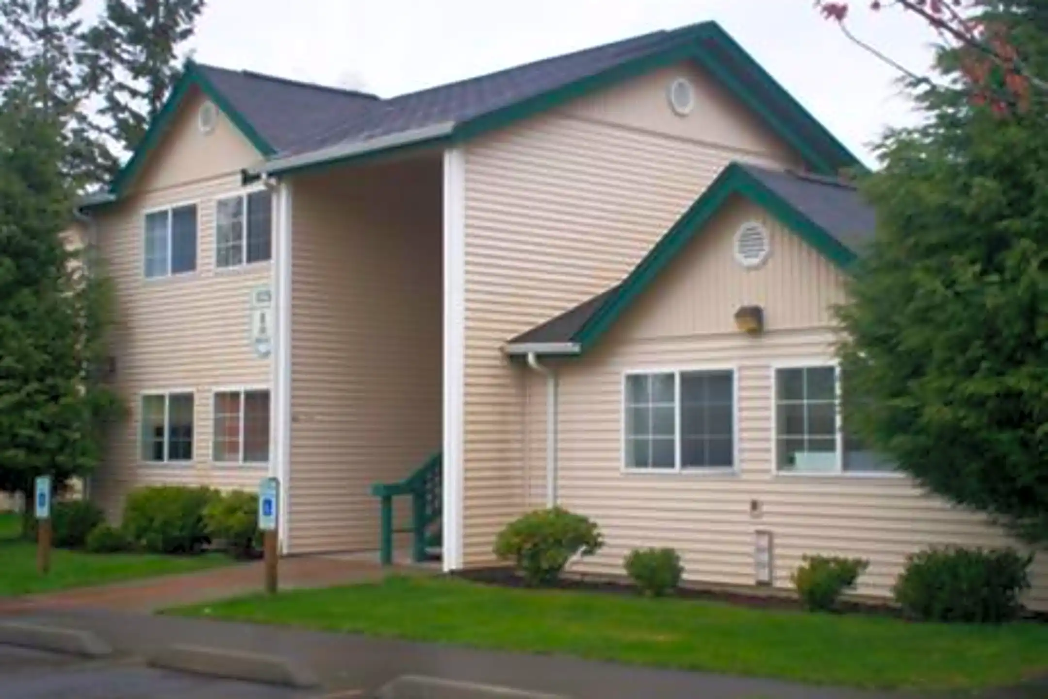 Chehalis Valley Apartments - 1025 SW 20th St | Chehalis, WA for Rent ...