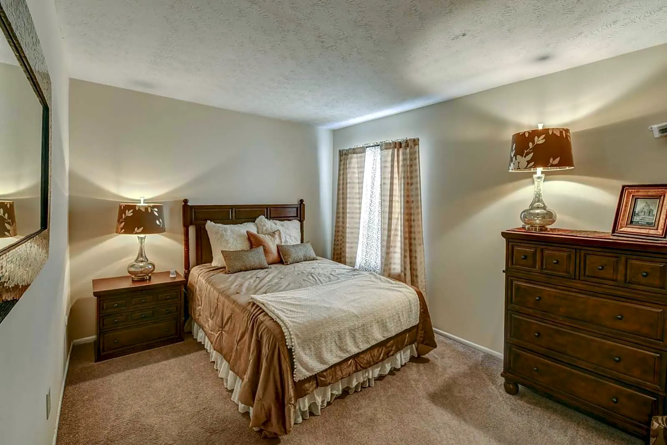 Bedroom - Lake Eden Apartments and Townhomes - Columbus, OH