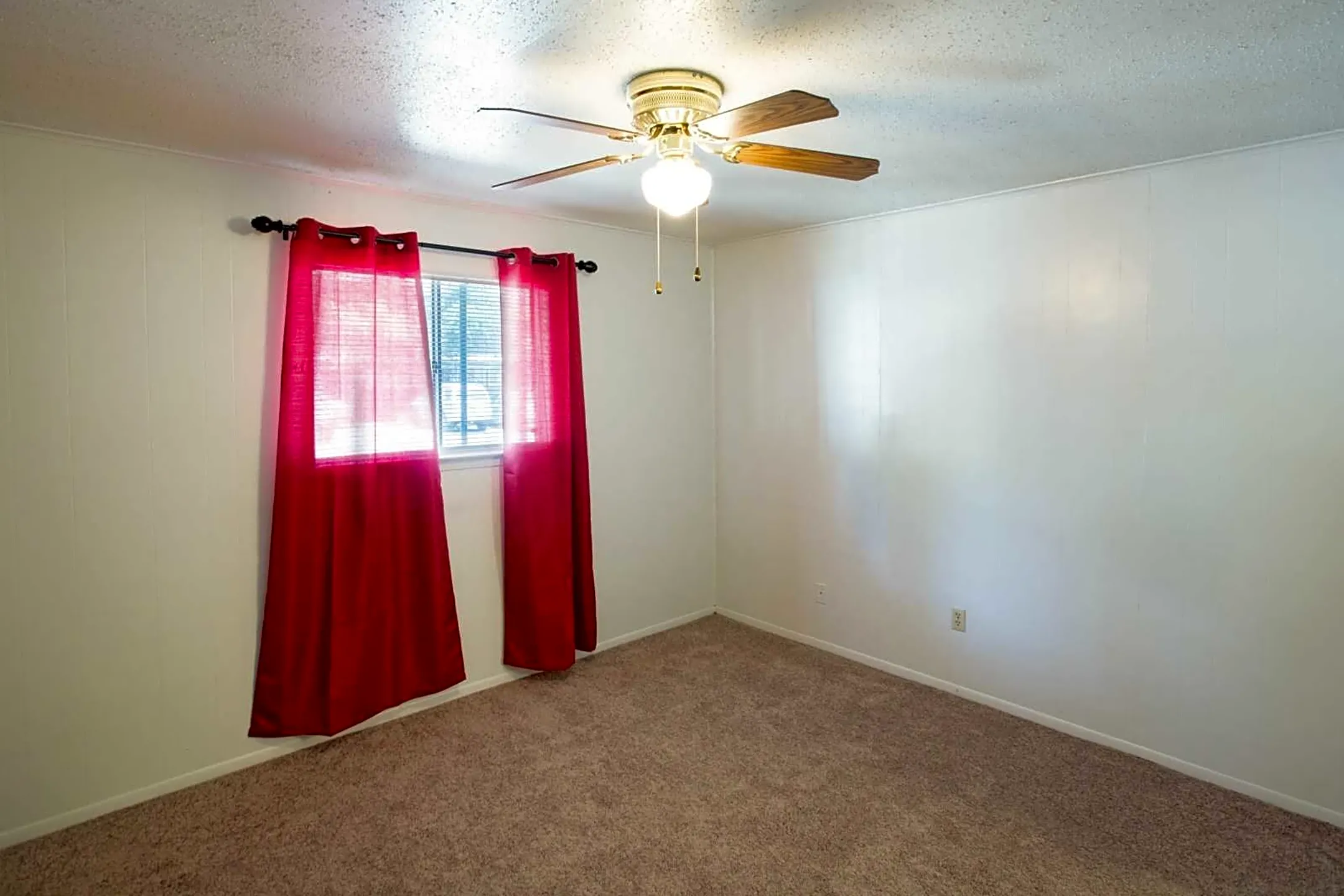 Bedroom - Villa West - Bryan, TX