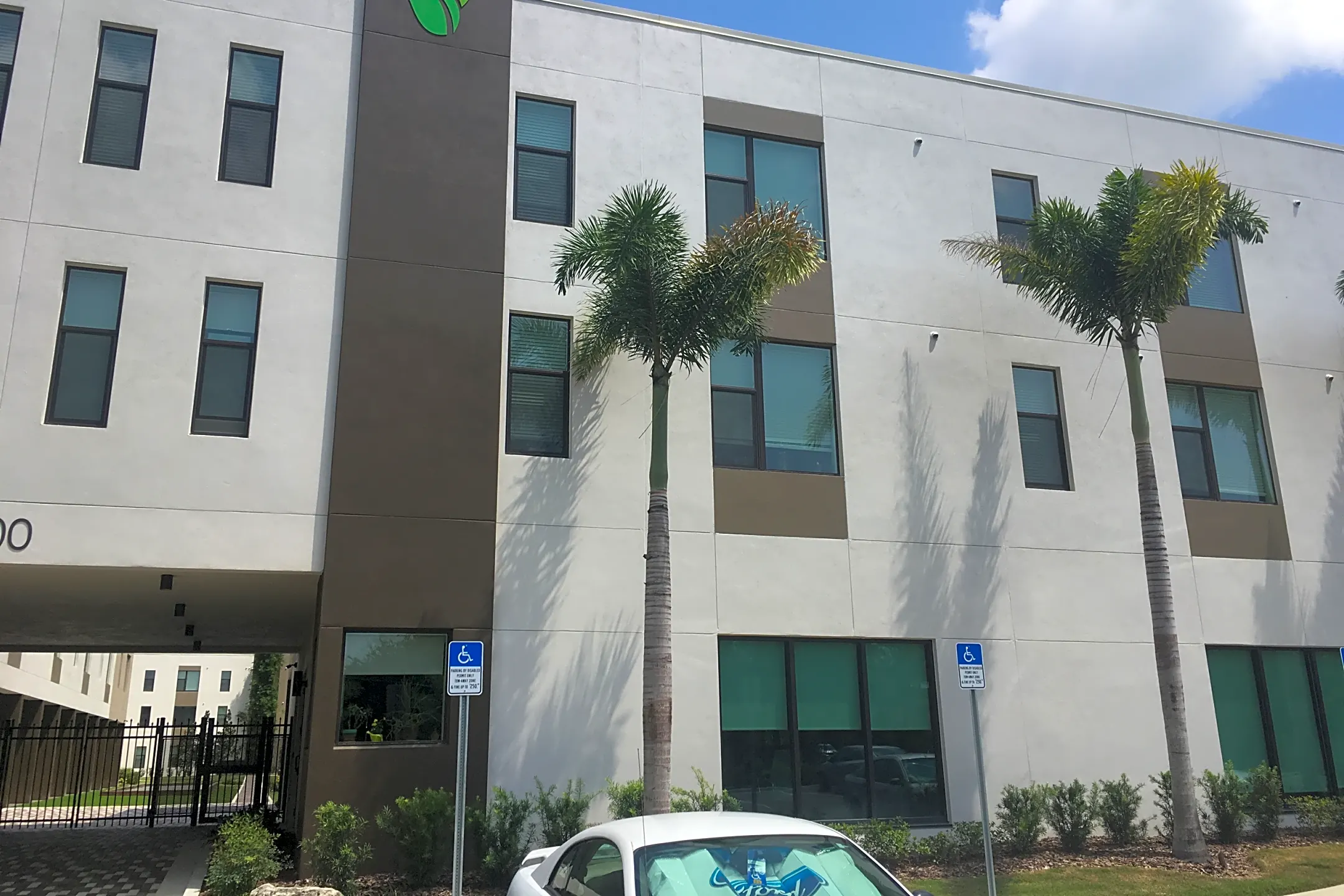 The Graham - 2400 E Henry Ave | Tampa, FL Apartments for Rent | Rent.