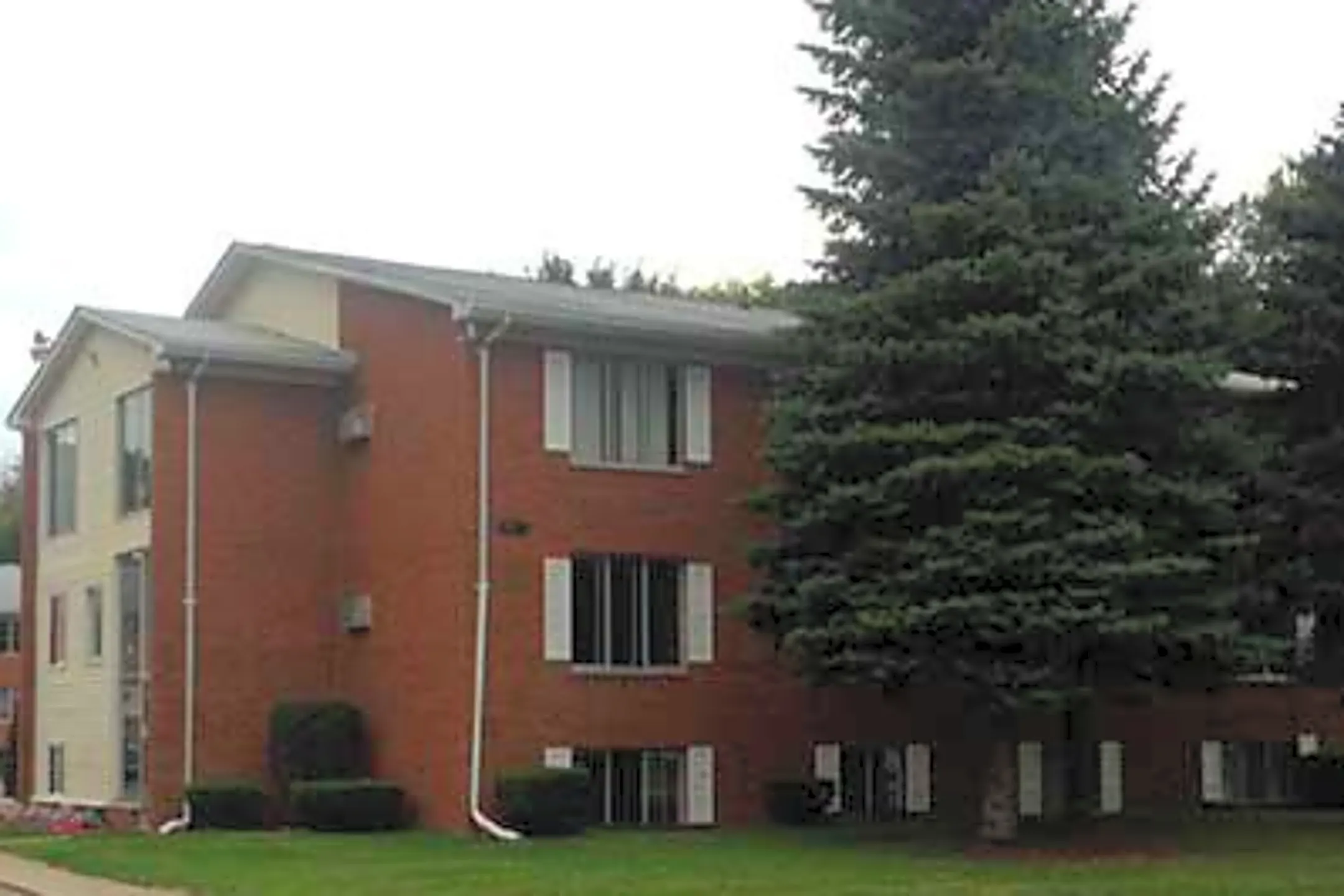 528 Pine St Apartments Clio, MI 48420