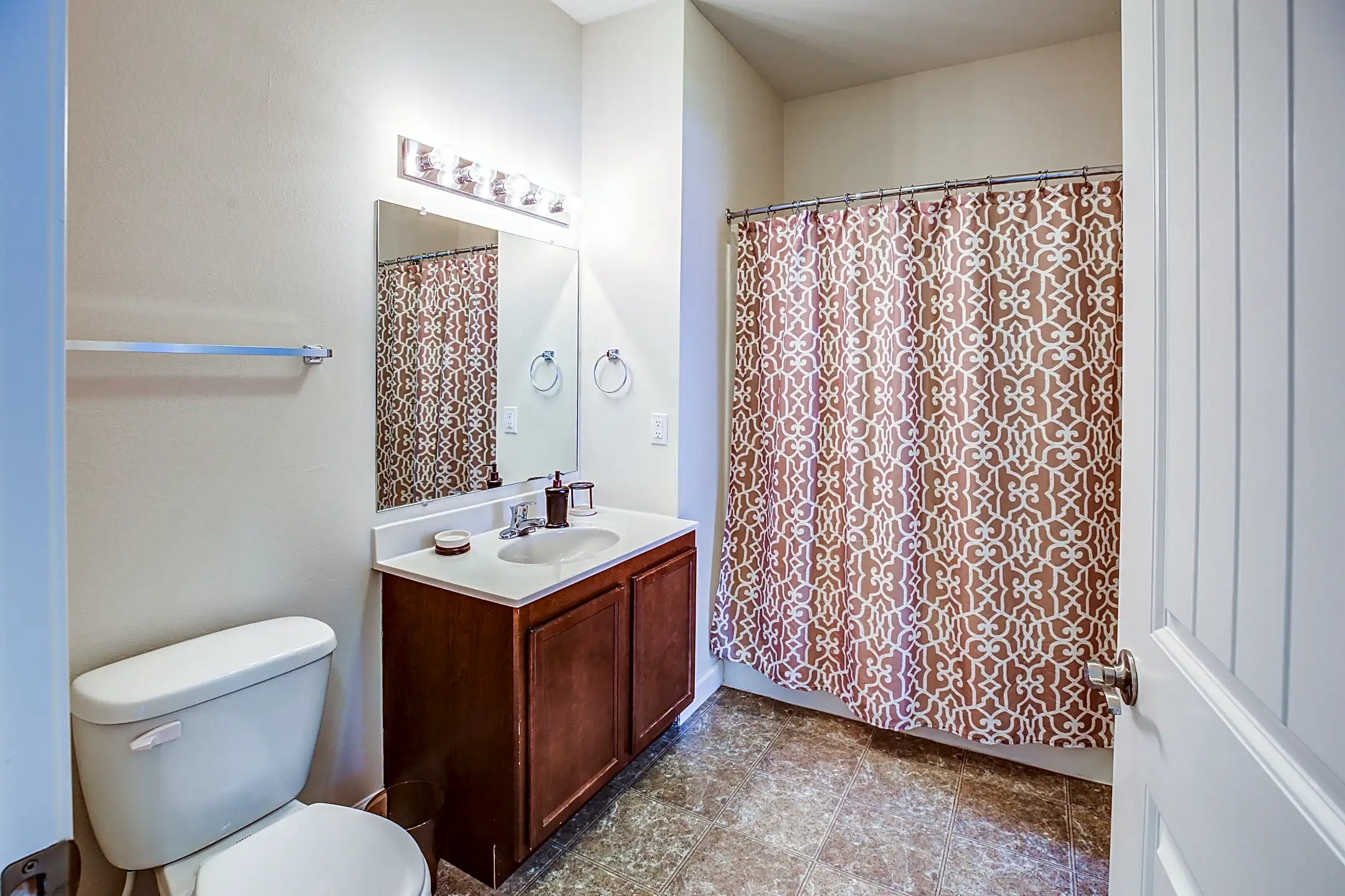 The Reserve Apartments & Townhomes 700 Reserve Blvd Evansville, IN