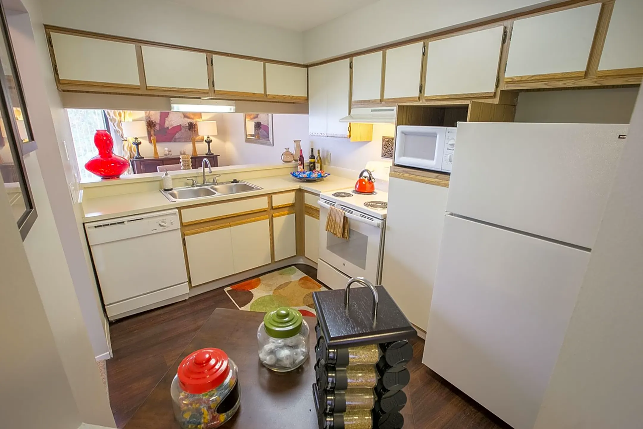 Spring Valley Apartments Farmington Hills, MI 48331